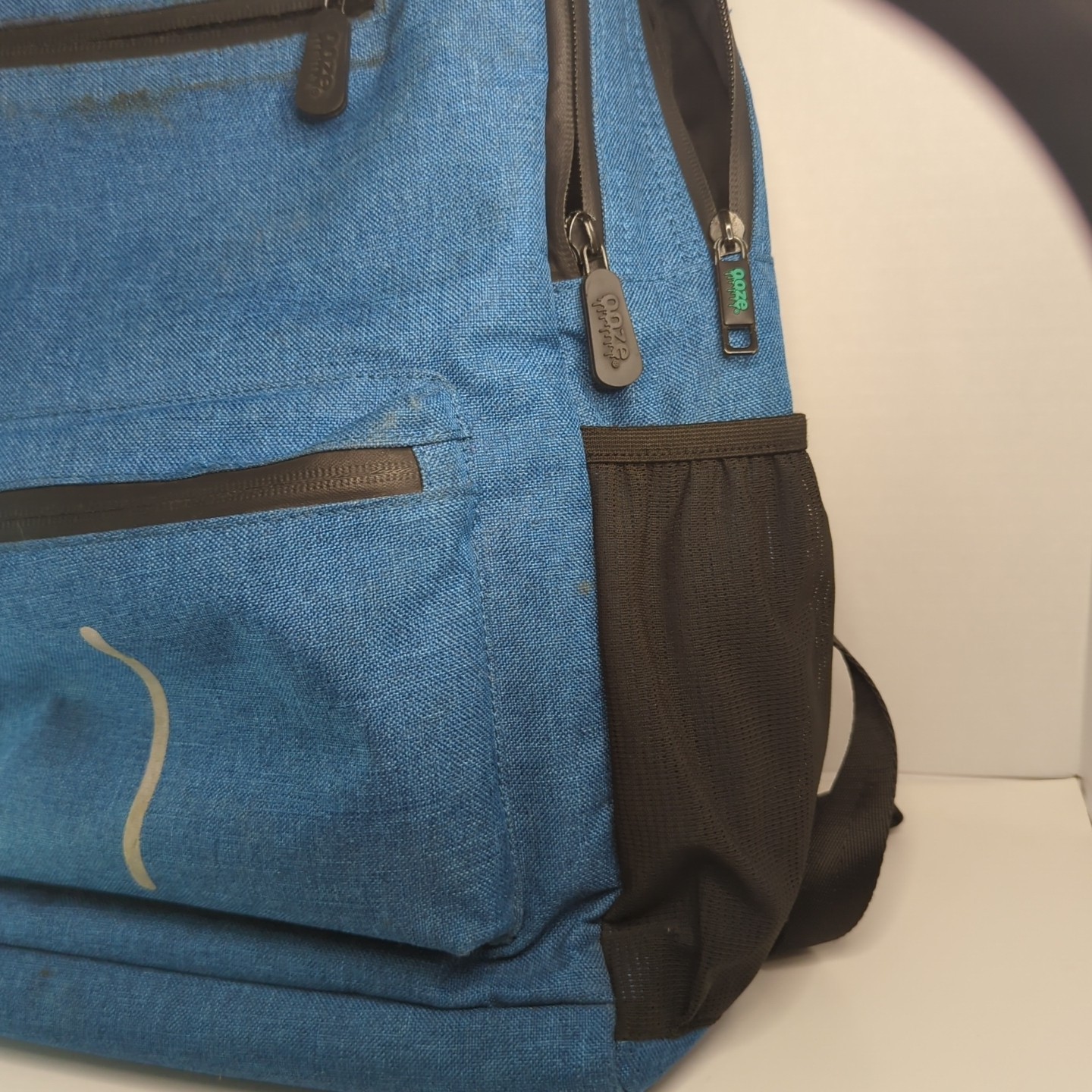 Ooze Smell Proof Carbon Lined Blue Backpack with Lockable Main Pocket READ Cond