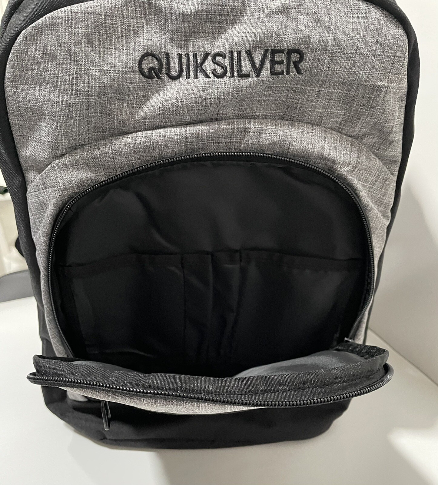 QuikSilver school backpack black grey style 7153040301