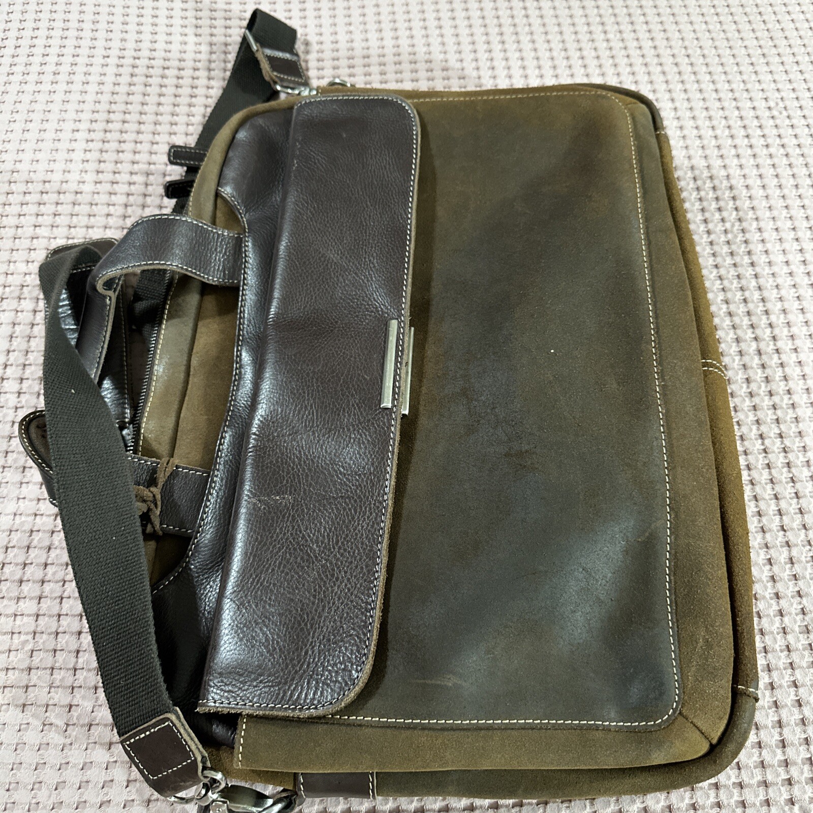 Pelle Studio Briefcase Messenger Laptop Bag. Distressed Leather 4 X 14 X 18