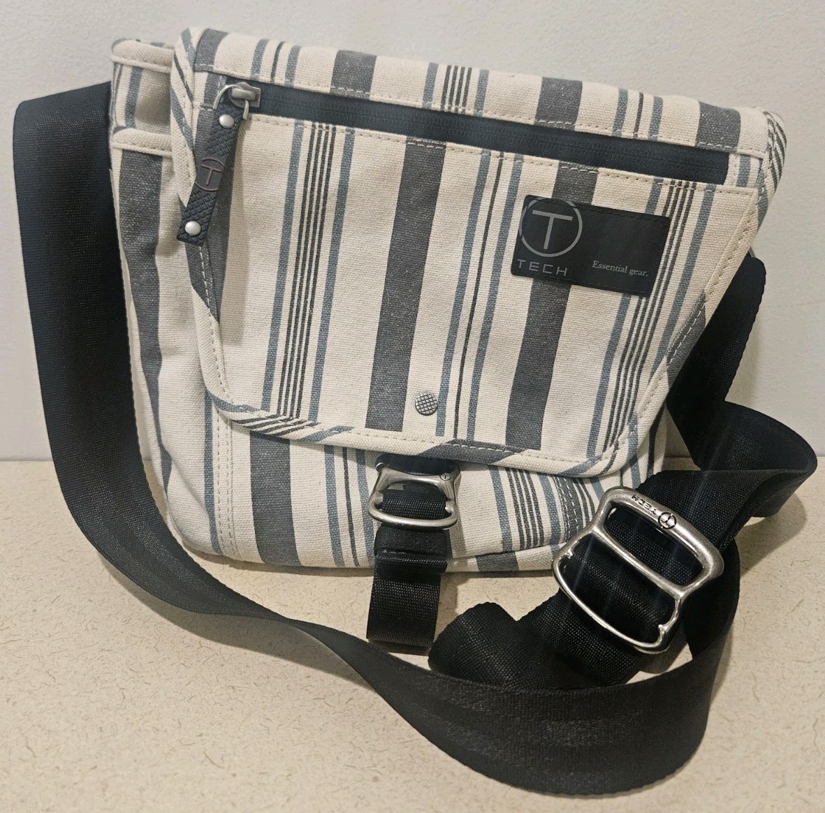 Authentic Tumi T-Tech Canvas Essential Gear Messenger Bag Crossbody Stripes Gear