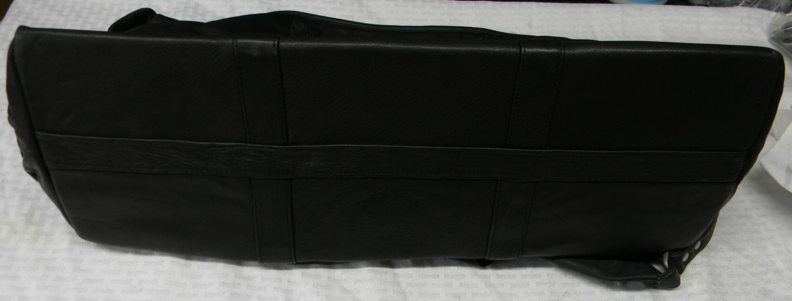 CANYON OUTBACK BLACK GENUINE COWHIDE LEATHER 22″ DUFFLE/WEEKENDER BAG #D305 NEW