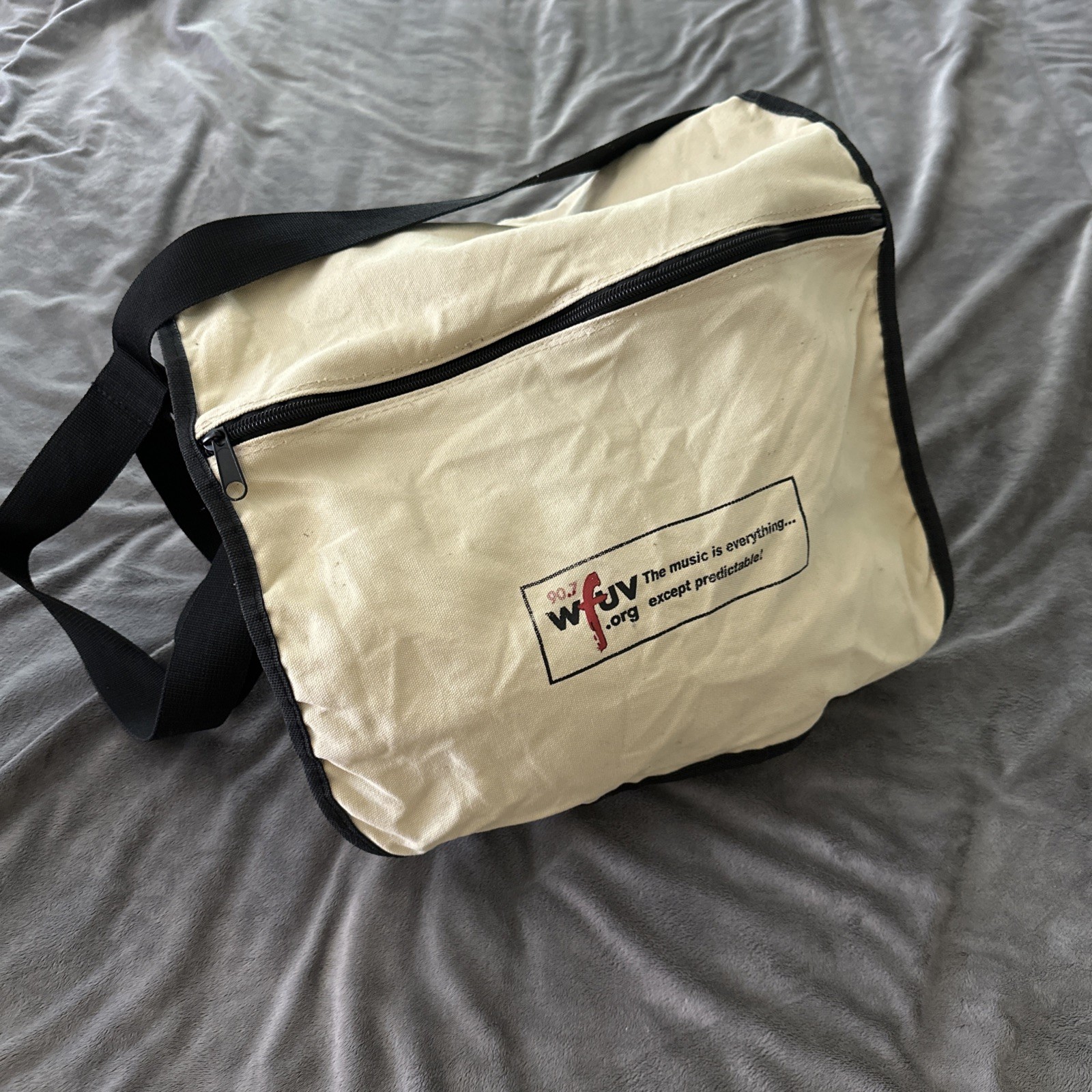 WFUV 90.7 Messenger Bag 14×12 Canvas Independent Radio New York City Fordham