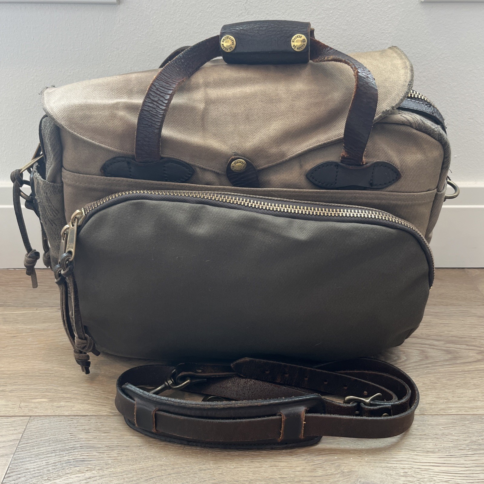 Filson Repaired 258 Padded Computer Bag | Otter Green w/ Darning | Made in USA
