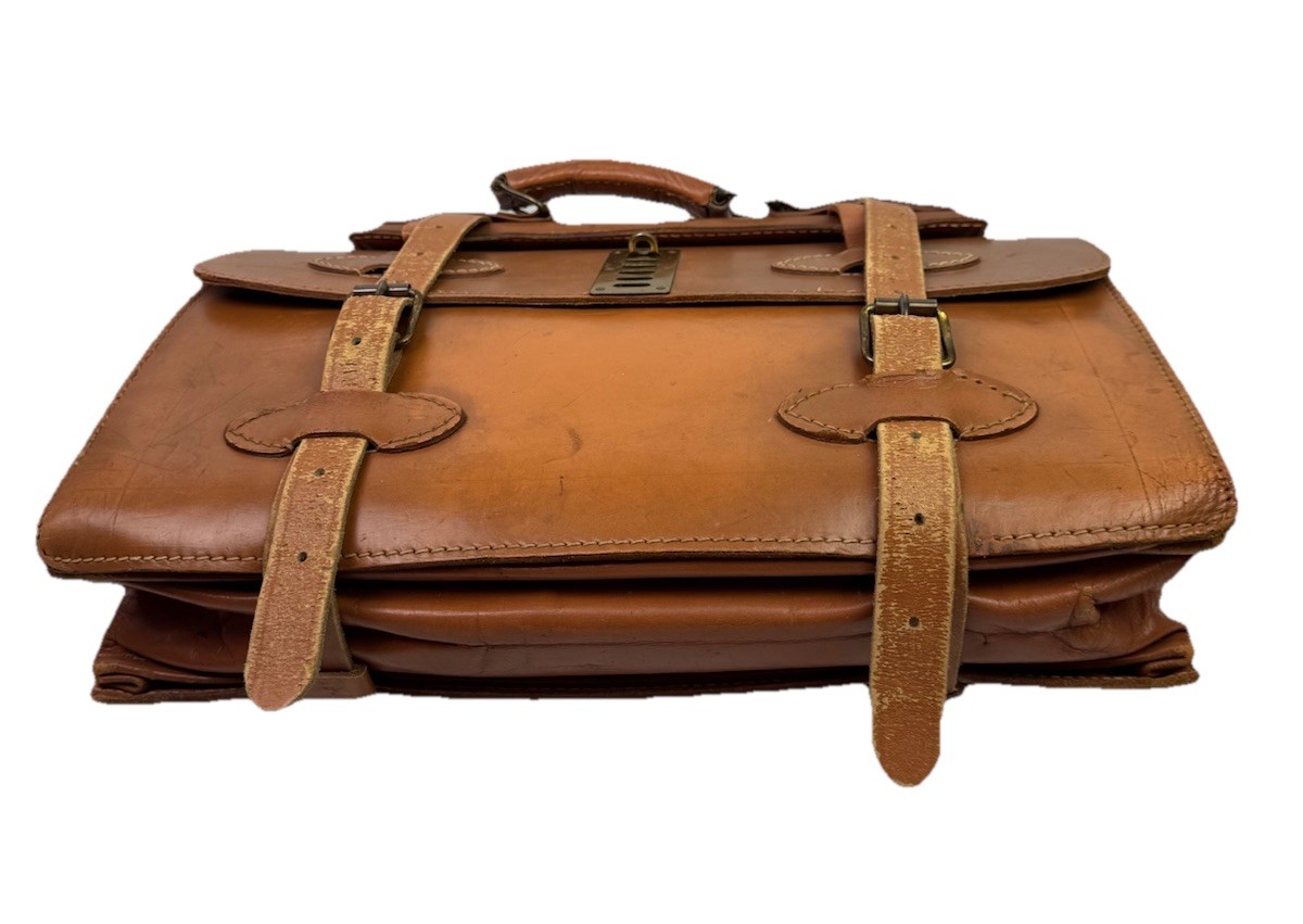 VTG Leather Messenger Bag Satchel Clasp Case Buckles Saddle Leather Heavy READ