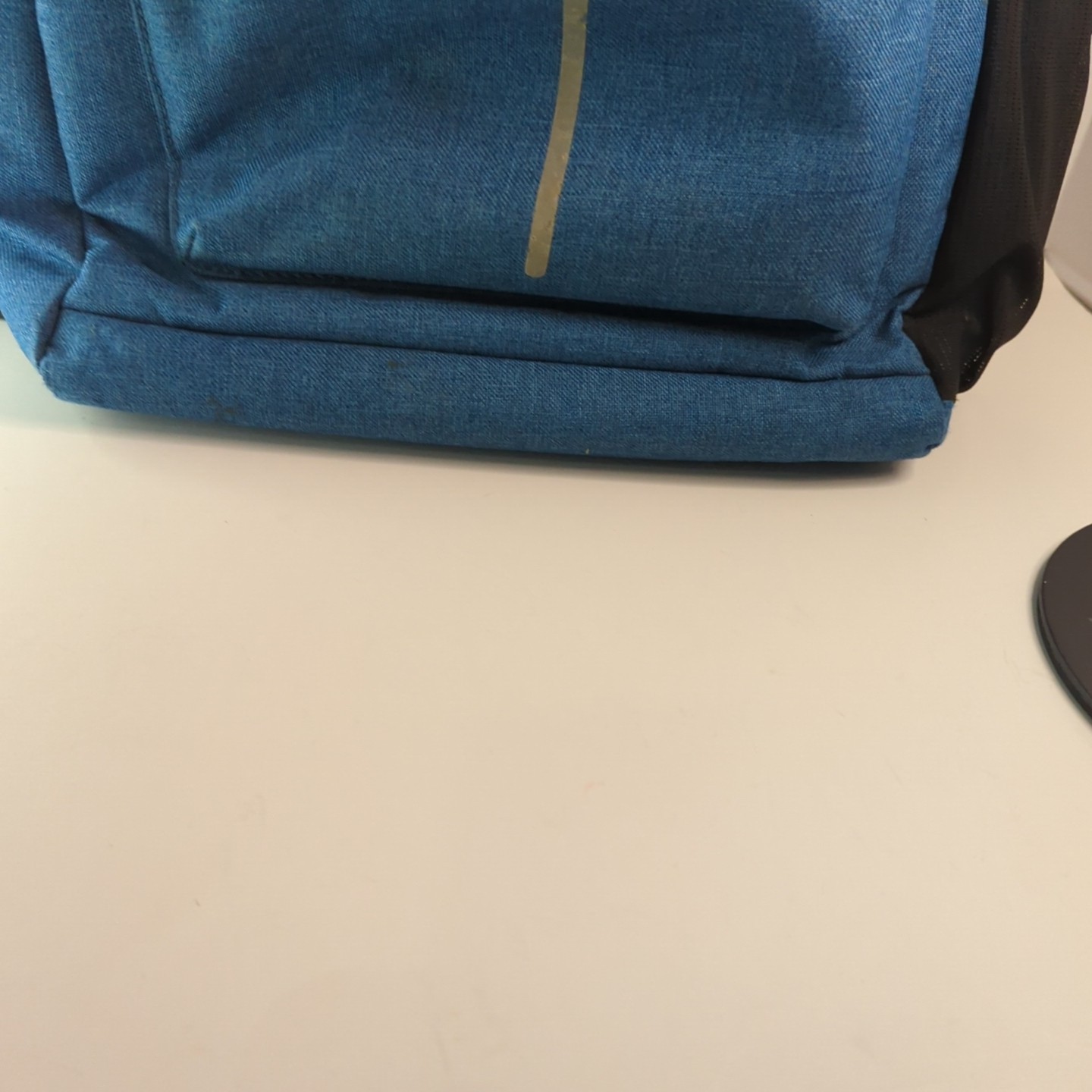 Ooze Smell Proof Carbon Lined Blue Backpack with Lockable Main Pocket READ Cond