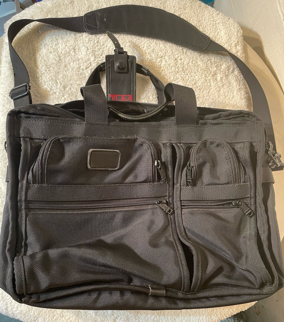 Tumi 18″ Expandable Laptop Briefcase 2621D3 Black Balistic Nylon Nice Condition