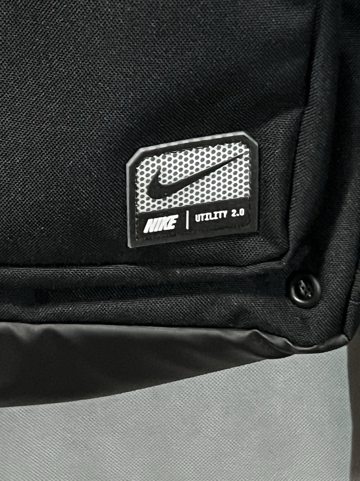 Nike 27L Utility Backpack –Blk/White, Durable Unisex Gym & Travel Bag FN4106-010