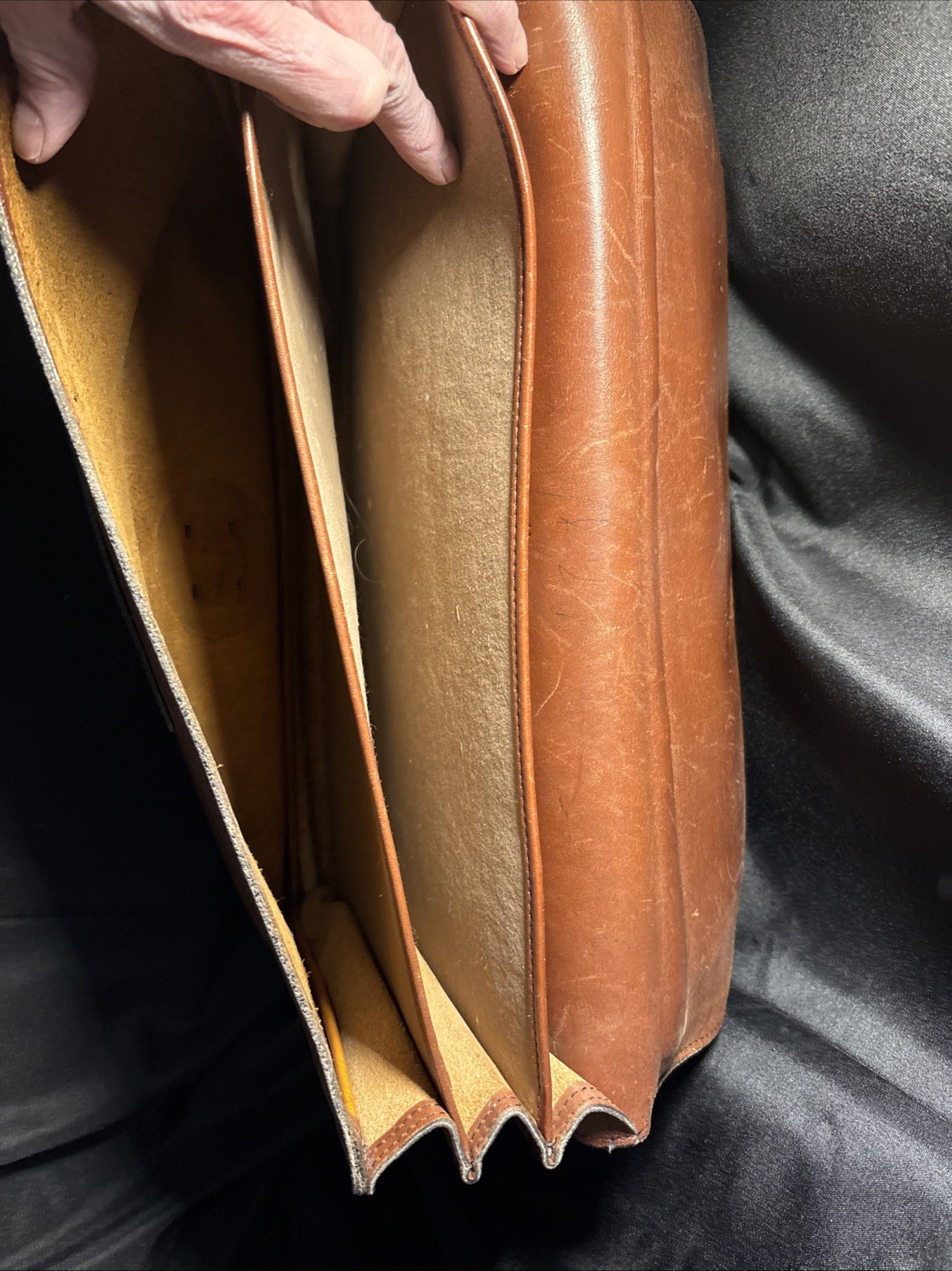 Schlesinger Briefcase Full Grain Cowhide USA Doctor/Lawyer Locking Distressed