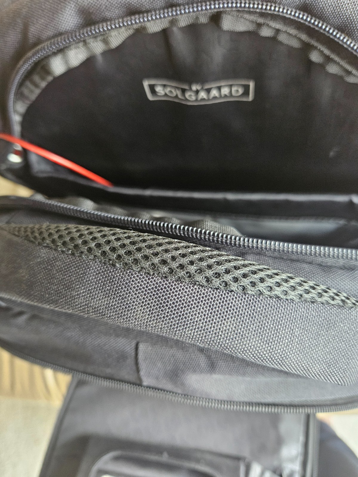 SOLGAARD [LIFEPACK] BACKPACK 17 ” HIGH 4.5 “WIDE AT BASE 12 ” LONG AT THE BASE