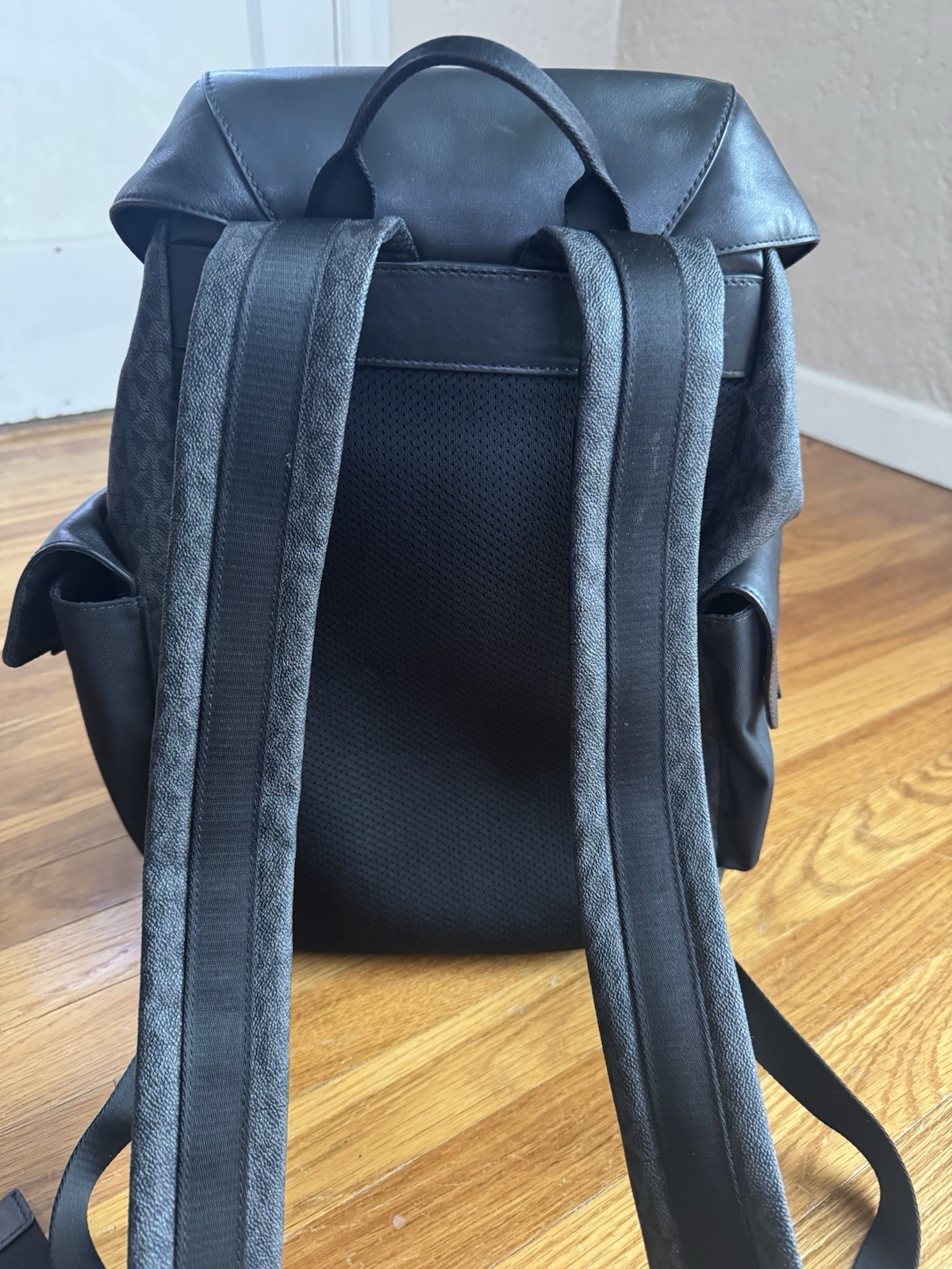 Michael Kors Black Sport Men’s Backpack Drawstring Pockets Adjustable Strap