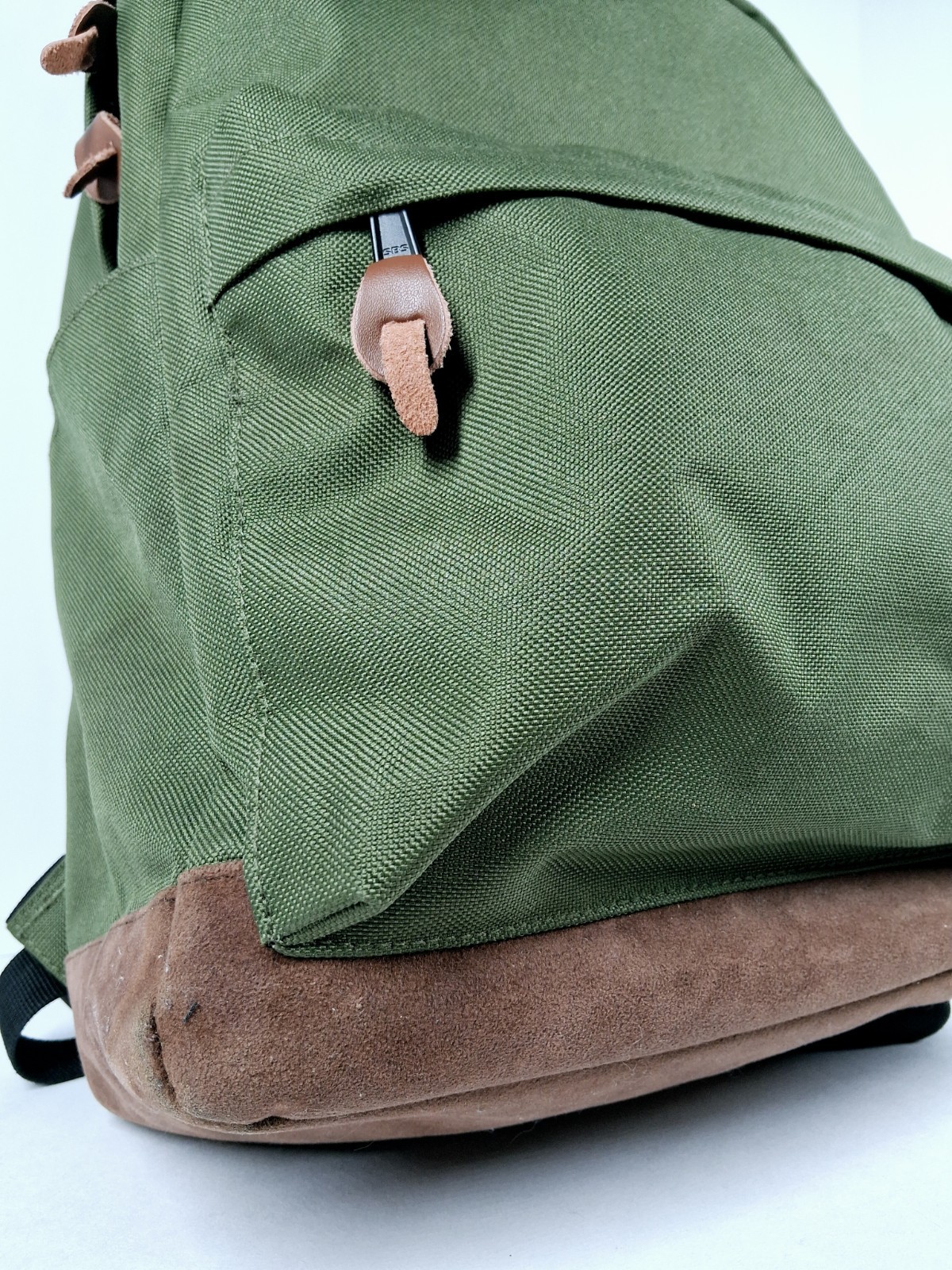 Vaschy Green & Brown Backpack Zip Adjustable Strap Pockets Travel Good Pre-owned
