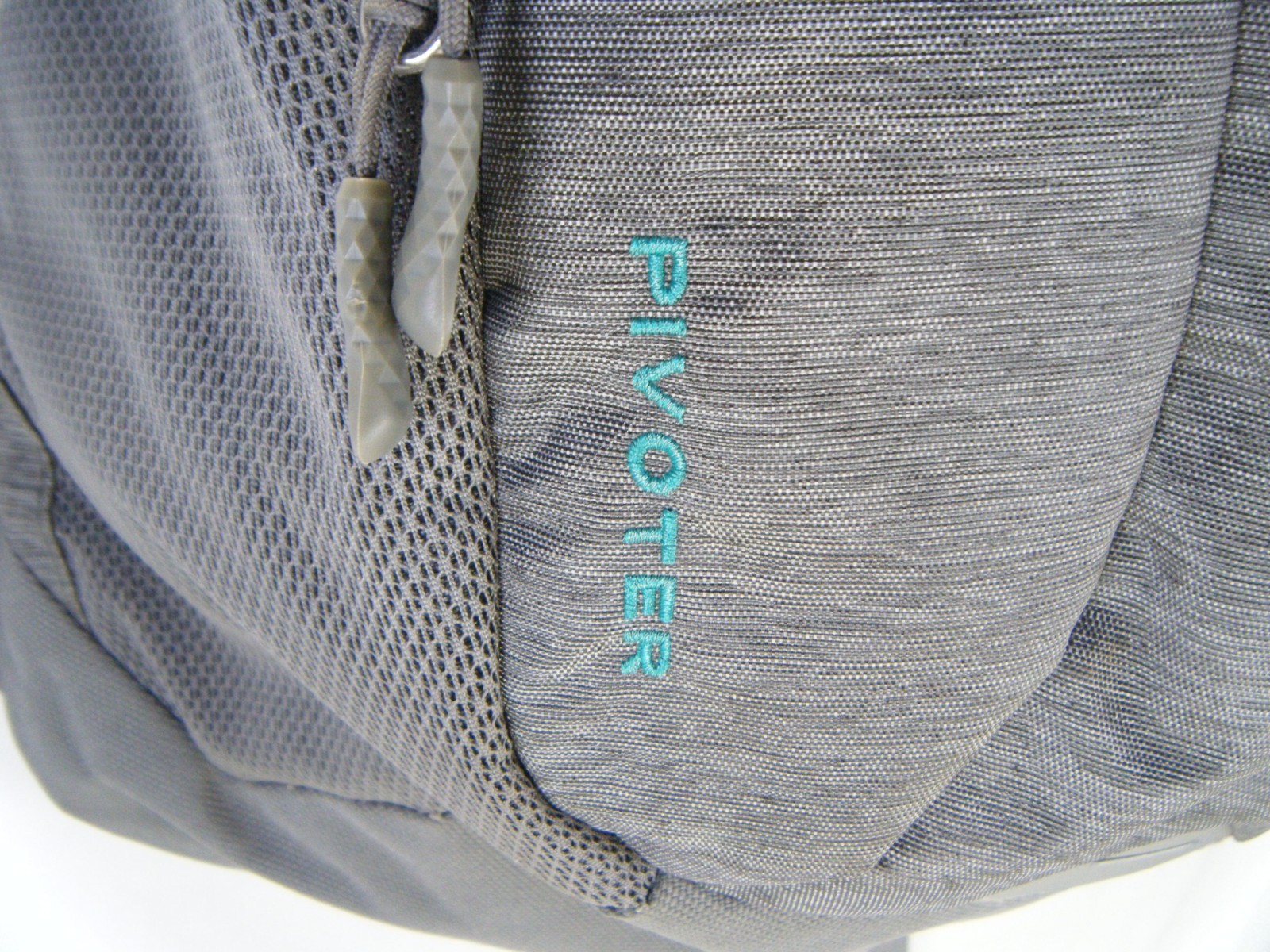 The North Face Pivoter Backpack Gray FlexVent Laptop School Book Bag