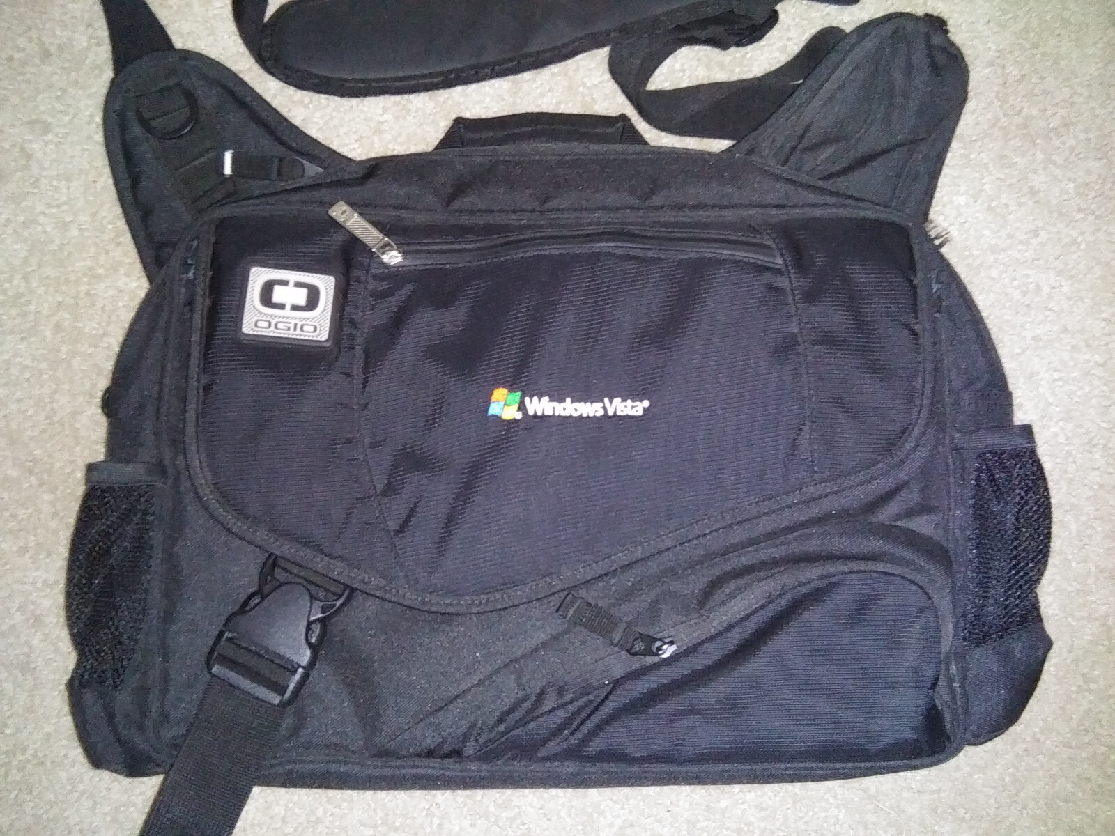 OGIO Tech Specs Audio & Computer Sleeves Black Nylon Multi Pockets Messenger Bag