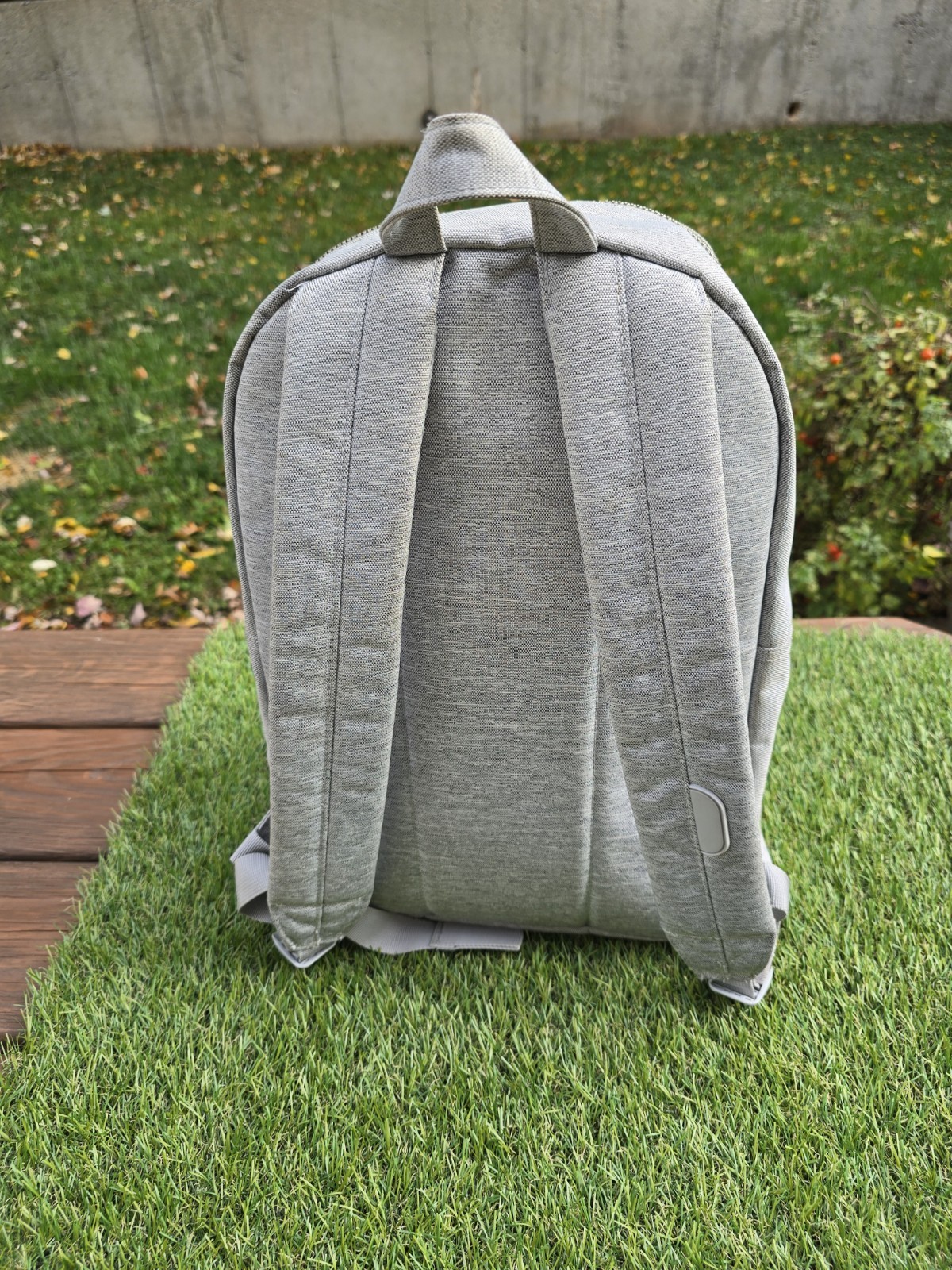 Herschel Supply Co. – Settlement Backpack Light Grey Has Spots On Top