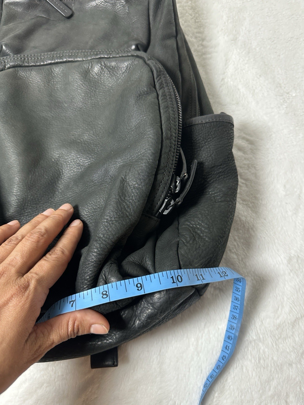 Shinola Detroit Leather Backpack Sleek Everyday CarryPre-Owned Conditions
