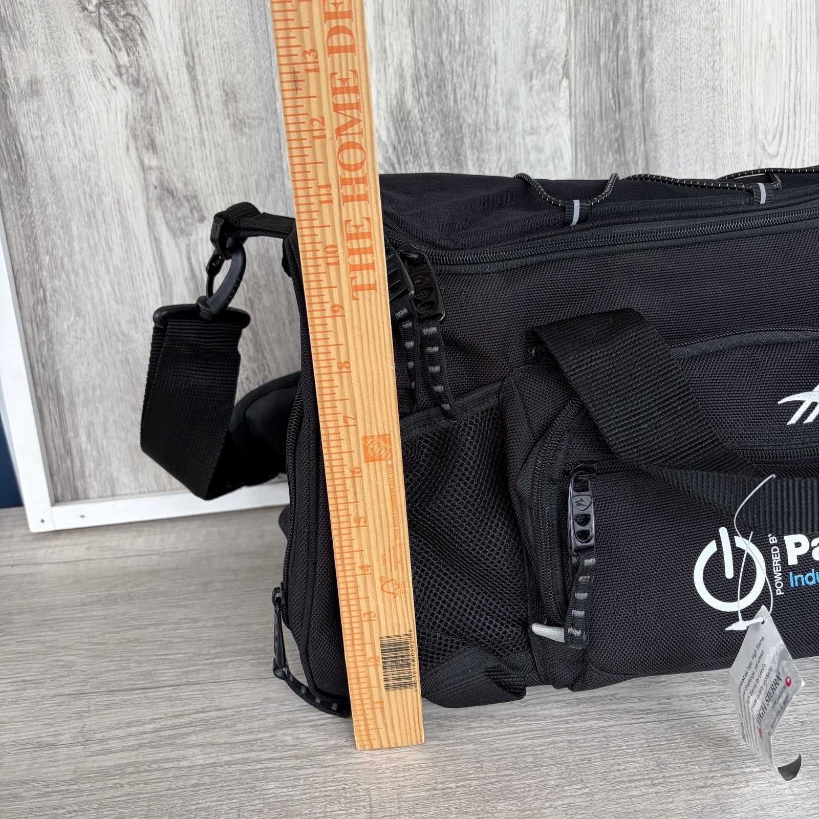 High Sierra Switch Blade industrial duffle Camera bag Black New Equipment gym