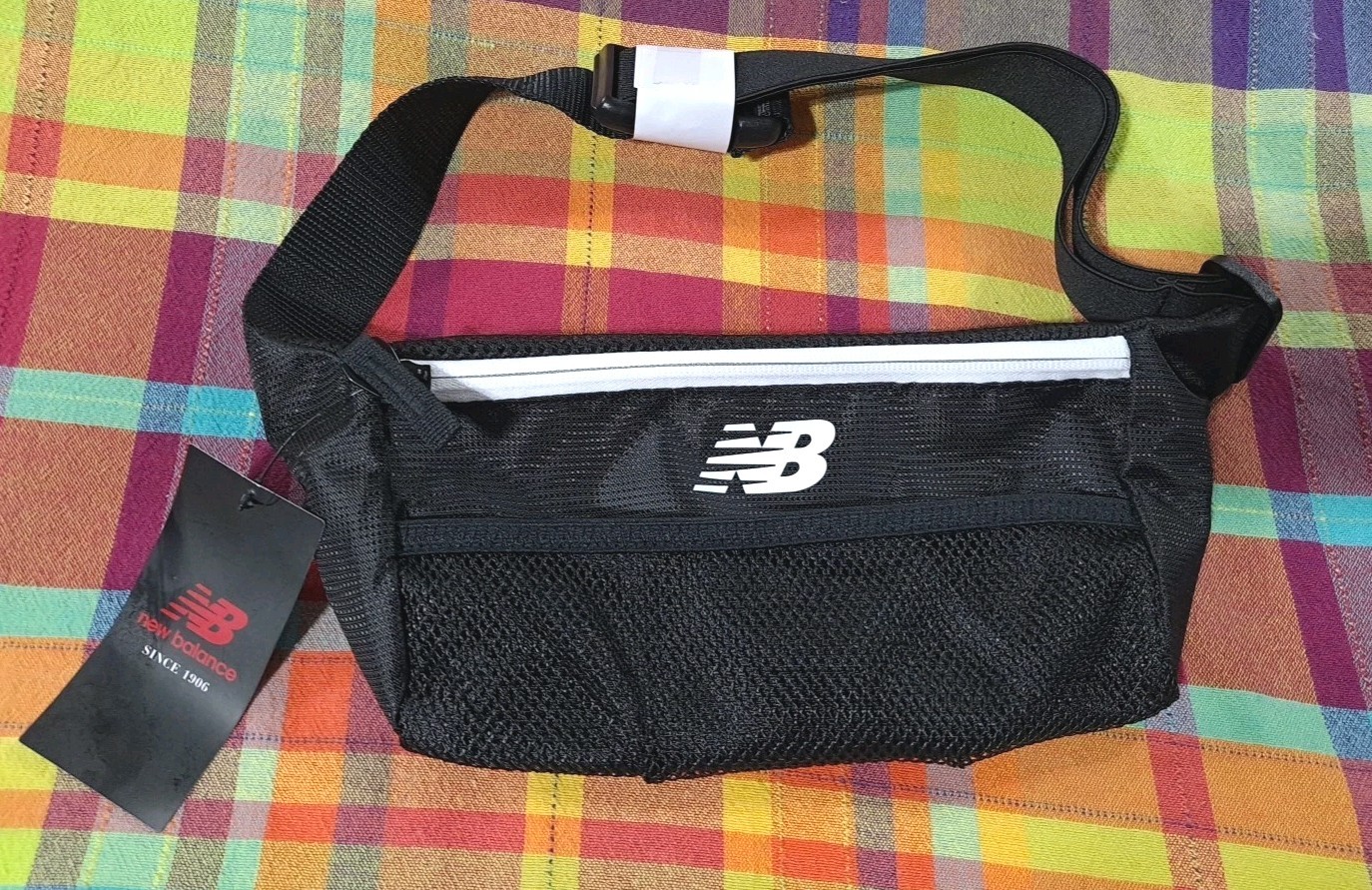 New Balance Runner Fanny Pack Reflective Opp Core Small Waist Bag Black LAB13148