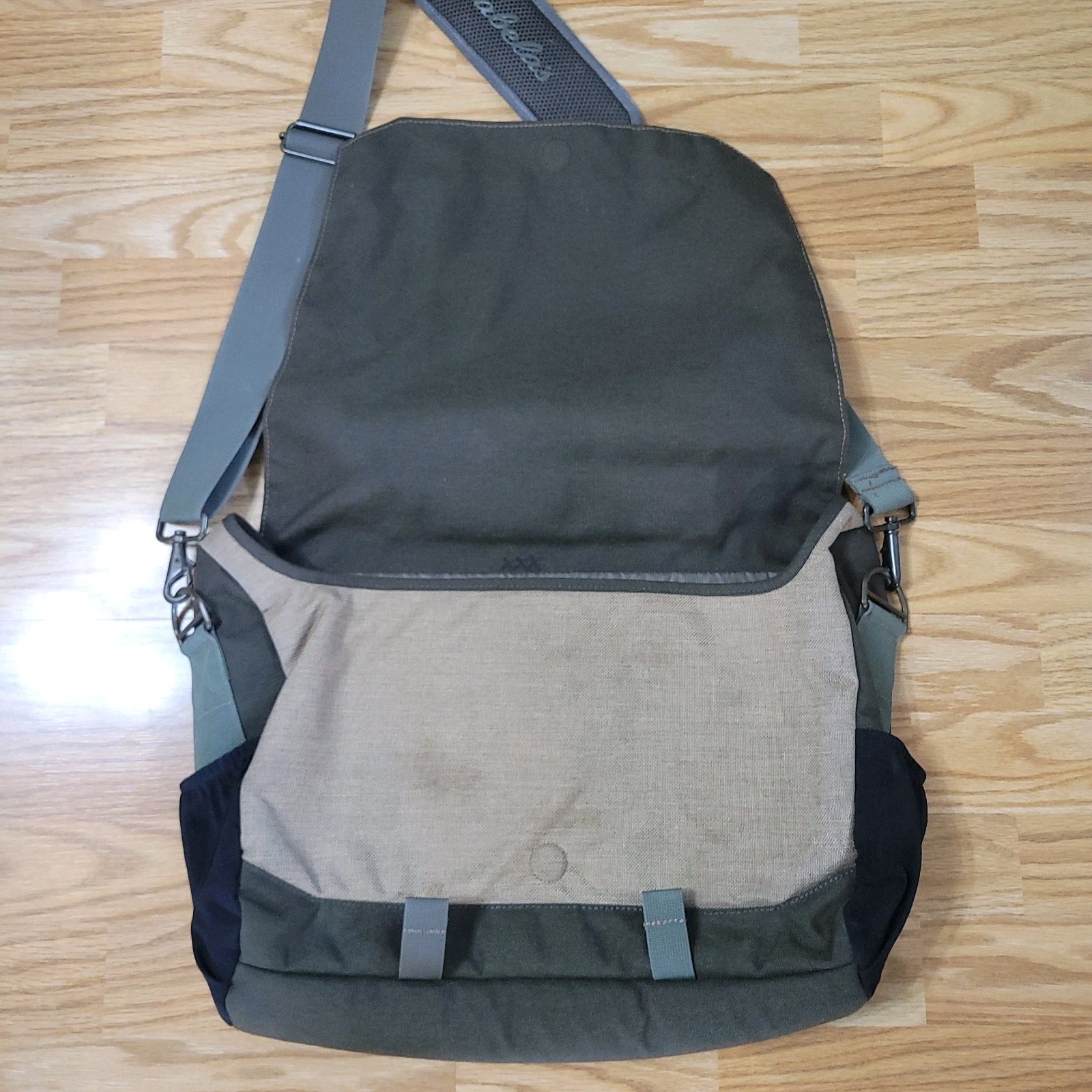 Nice Cabela’s Laptop Office Messenger Bag Corduva Fabric Shoulder Strap Inserts