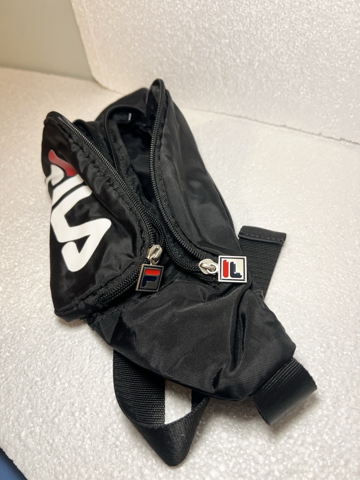 UniSex FILA Large fanny pack Black red white blue classic FILA logo Sport Travel