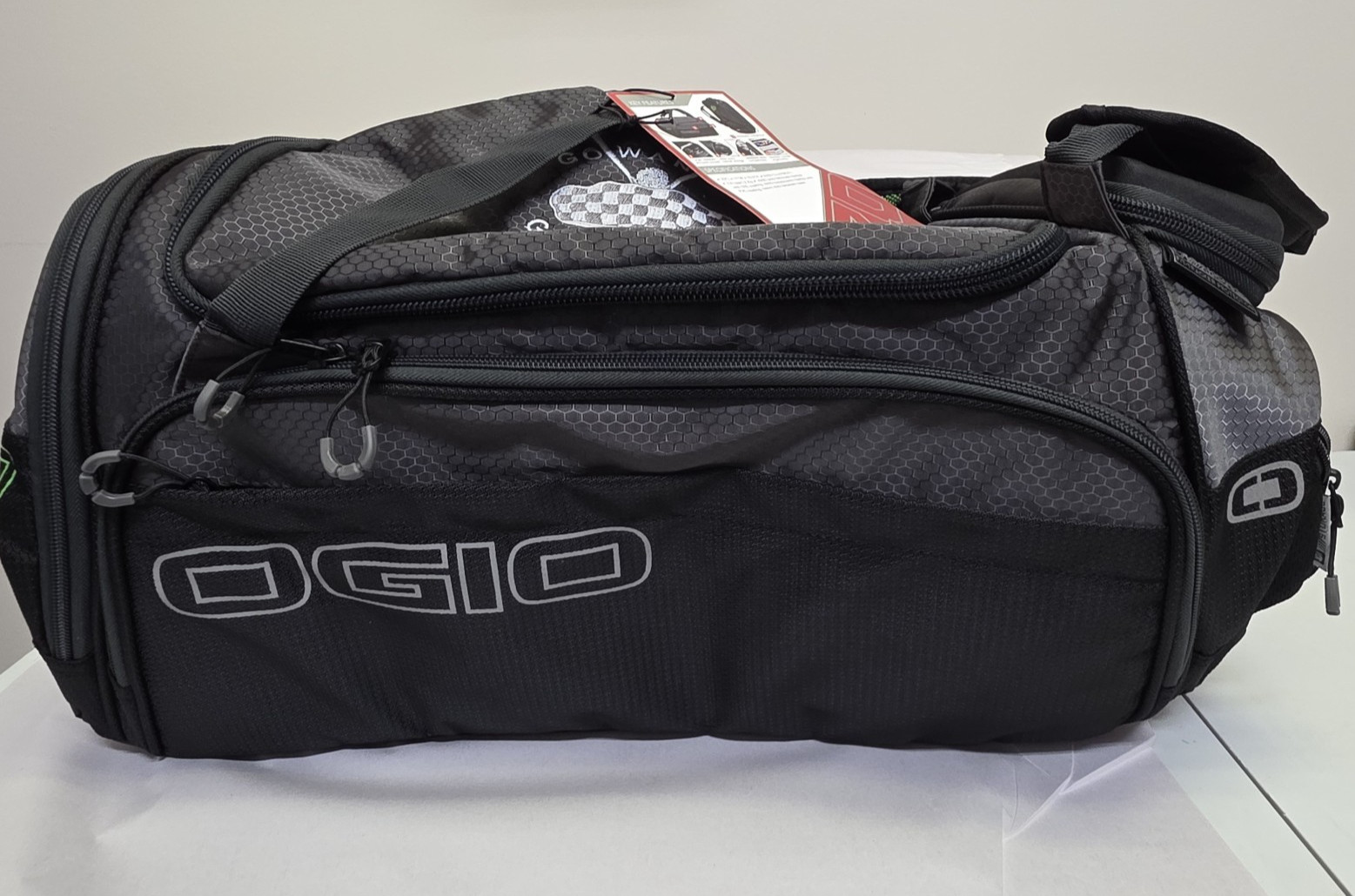 OGIO Endurance 7.0 Duffle Bag 36.8 L Black Charcoal Zippered Gowanie Golf Club