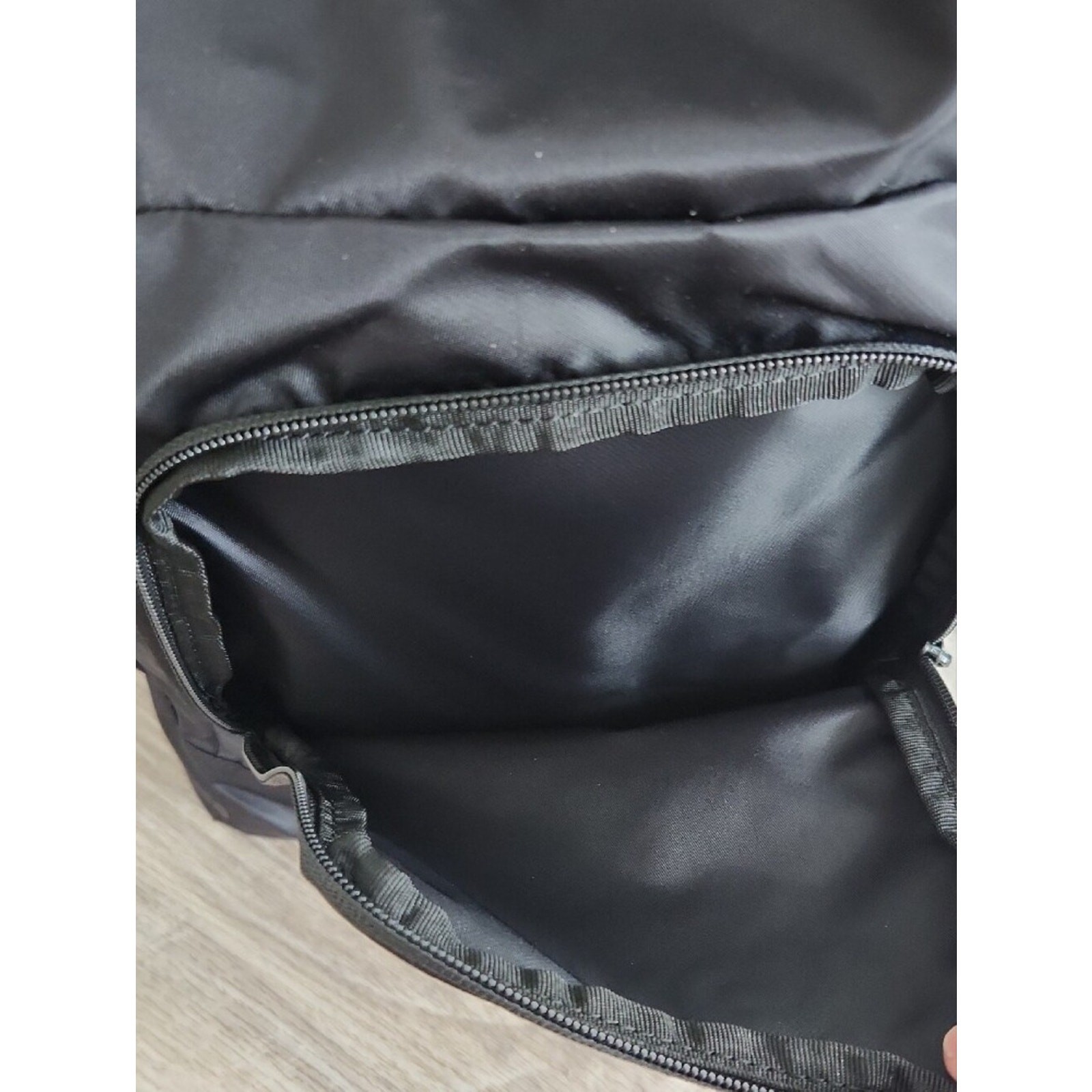 Oakley NWT Black Apparelist Backpack with Front Pocket