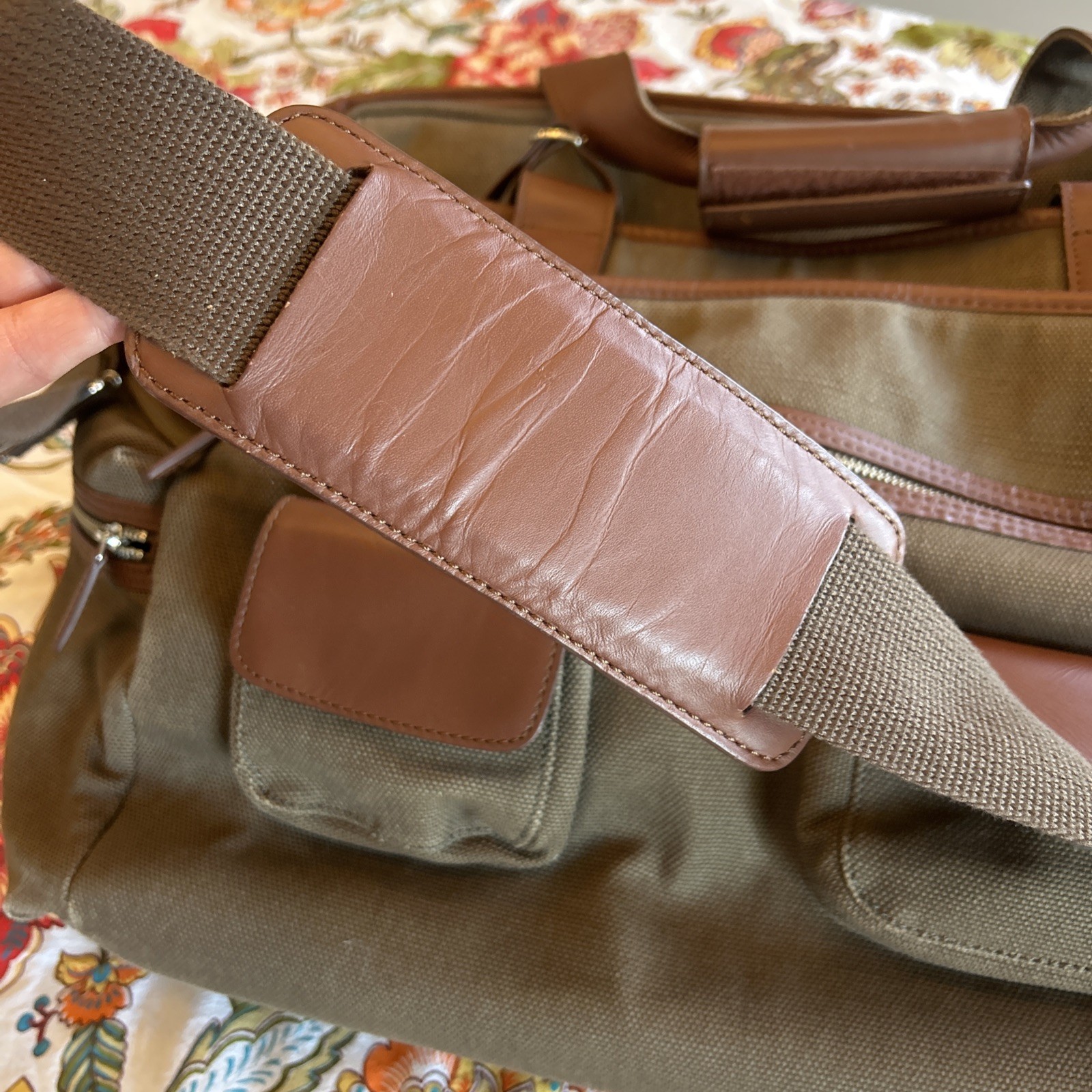 Levenger Olive Canvas/Brown Leather Messenger Bag Vtg 17″x 8″x 14″ w/Strap