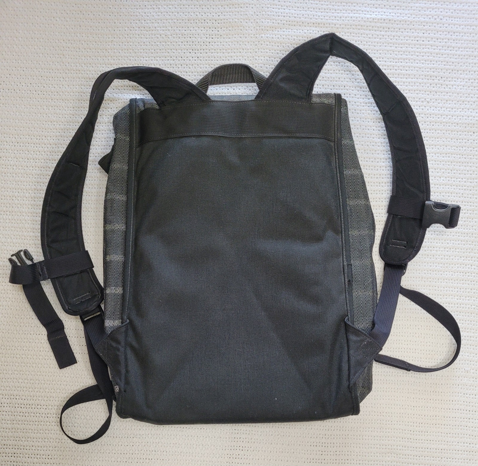 Rickshaw Bagworks Sutro Backpack Gray herringbone tweed fabric/ reflective yarn