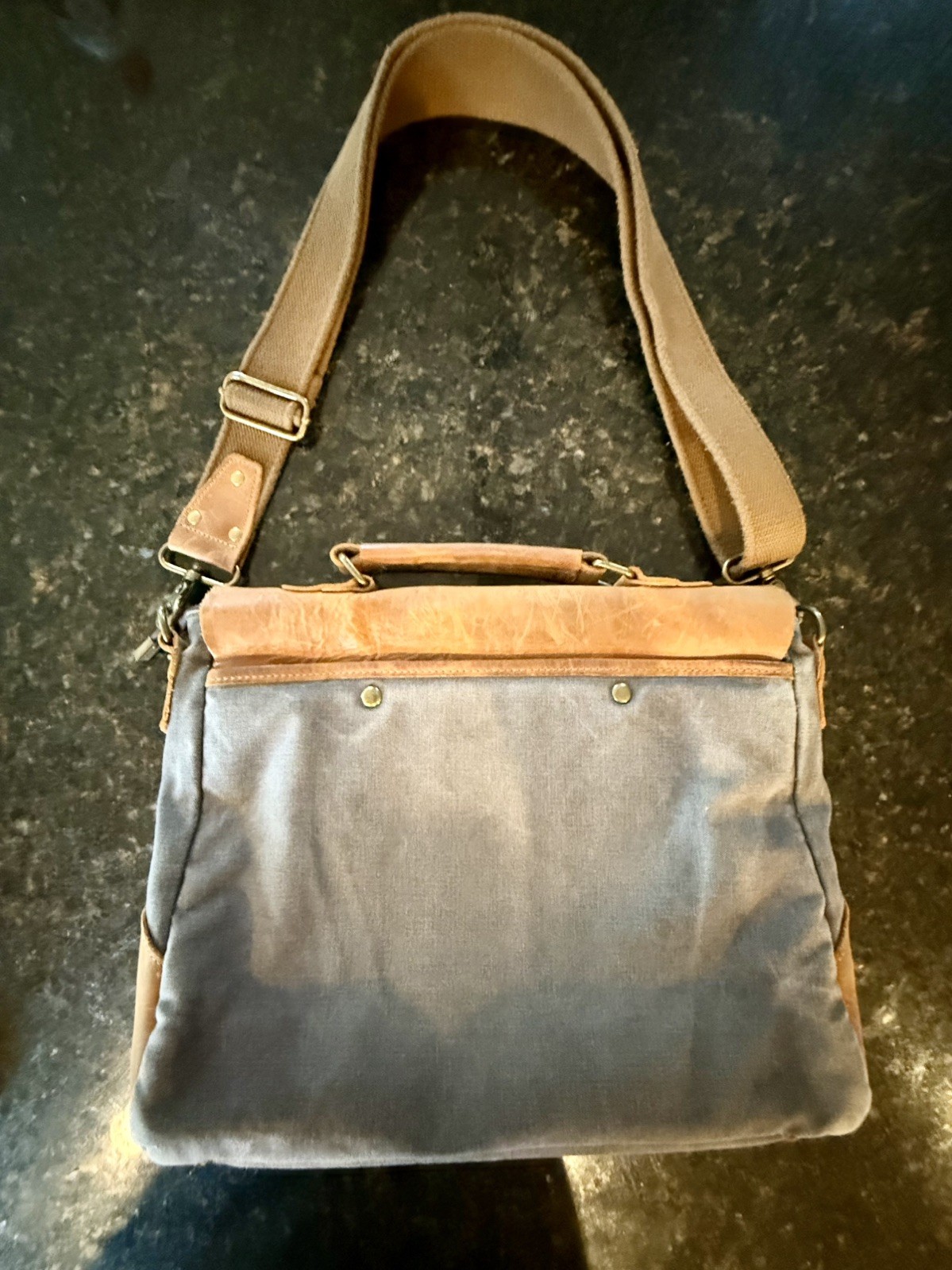 WOWBOX Brown Messenger Bag Adjustable Strap Magnetic Zip Inner Outer Pockets