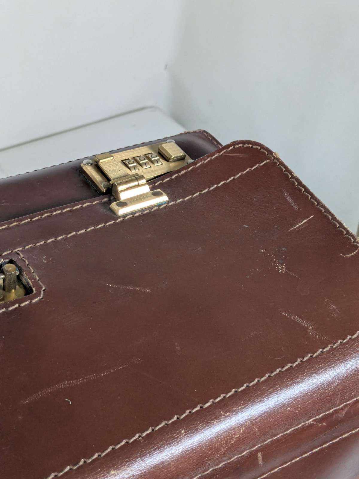 Vintage Leather Hard Shell Attaché Doctor Lawyer Pilot Briefcase Made in USA