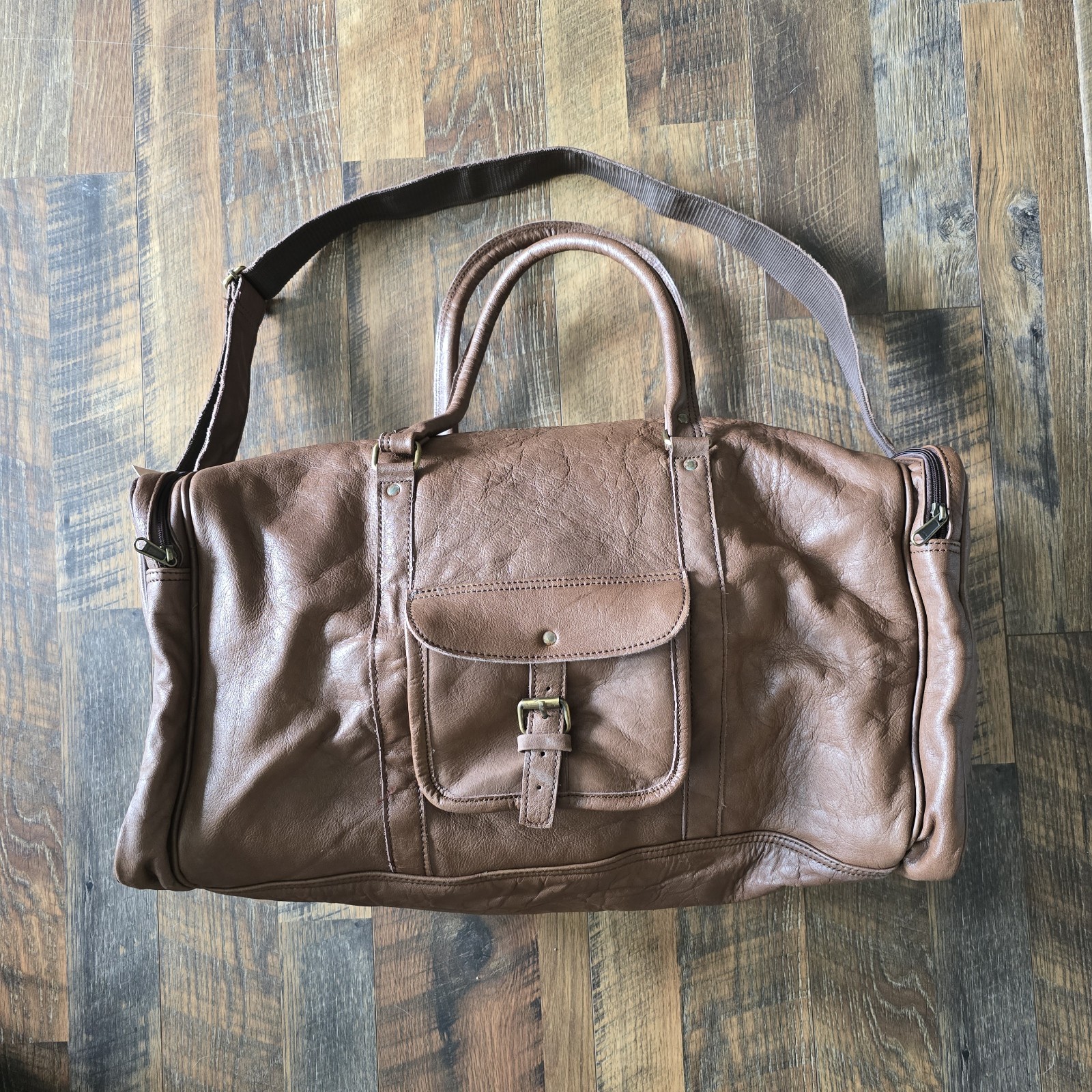 Lord and Field Outfitters Premium Buffalo Leather Duffel Bag New With Tags