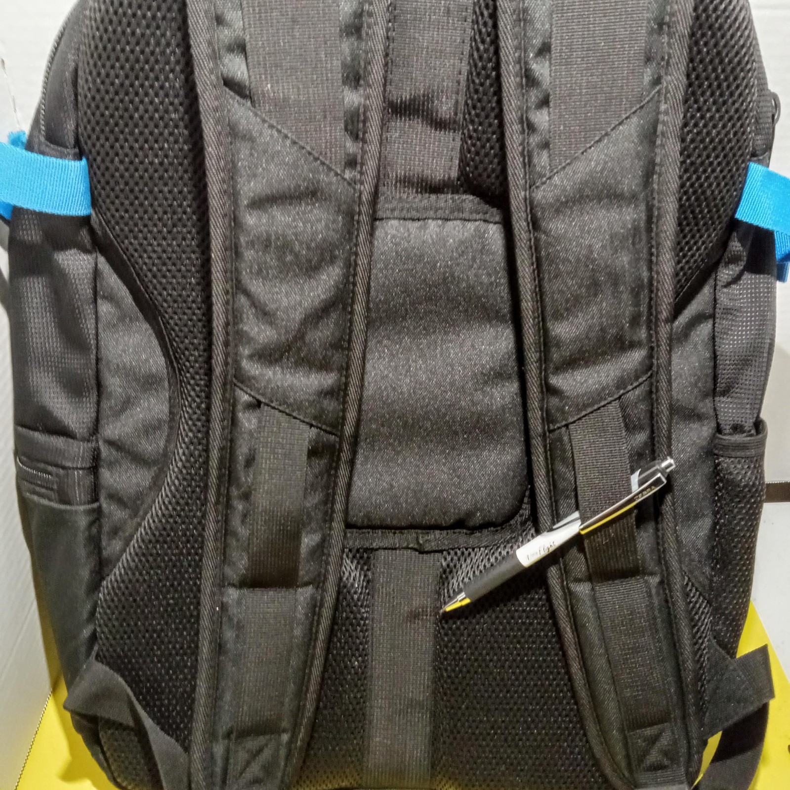 Backpack-Multiple Pockets-Large-19inx14inx6in-Black and Blue-pre-owned