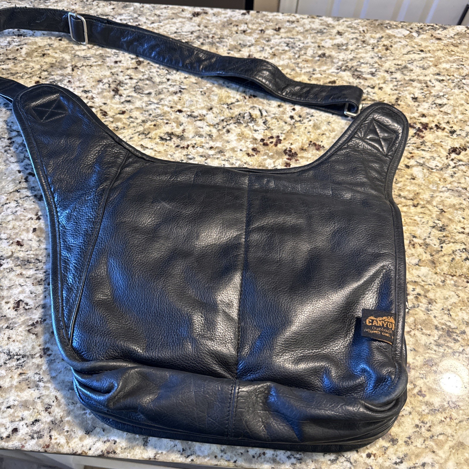 canyon outback leather bag messenger black preowned