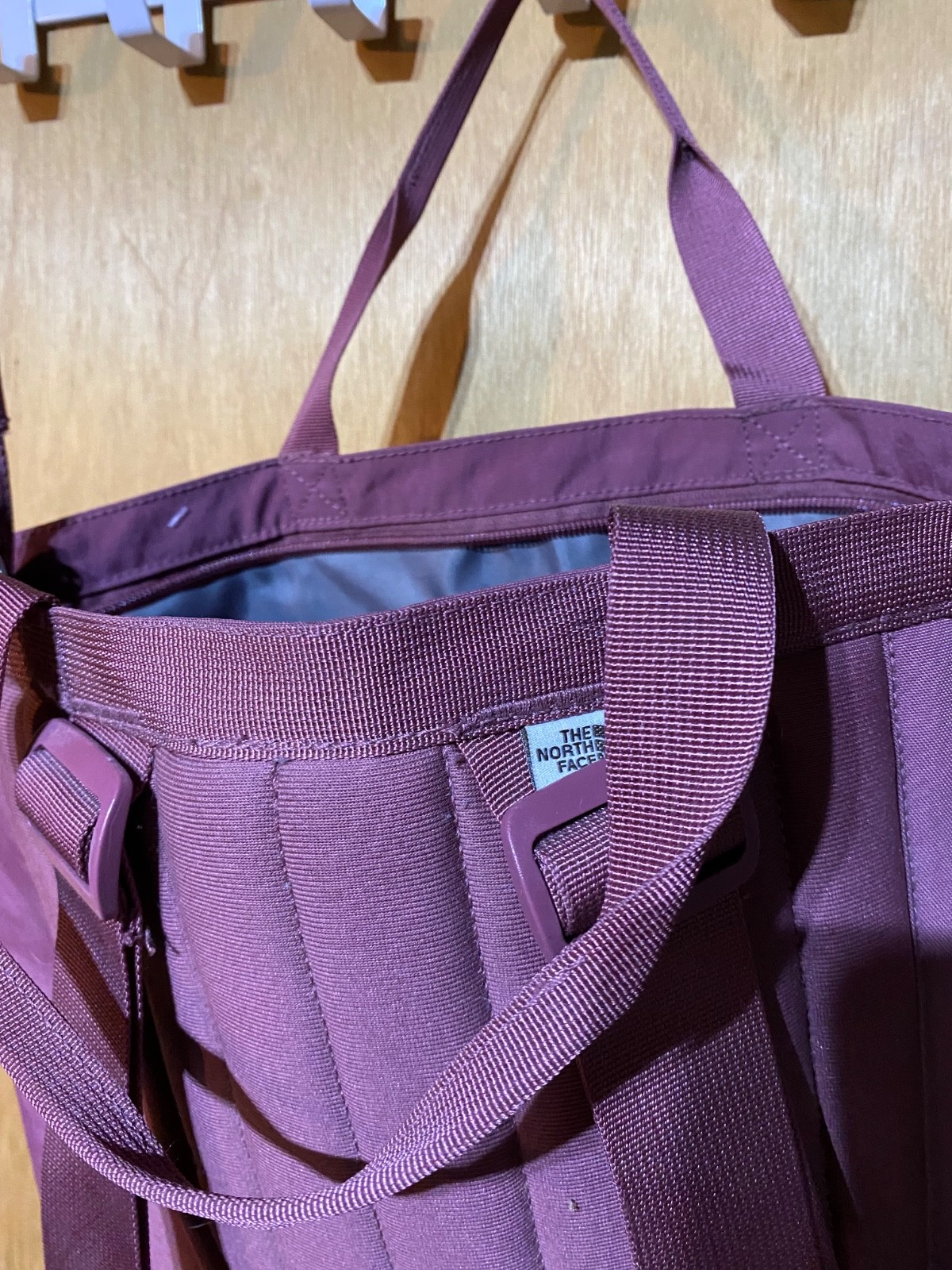 THE NORTH FACE Berkeley Tote Pack Purple