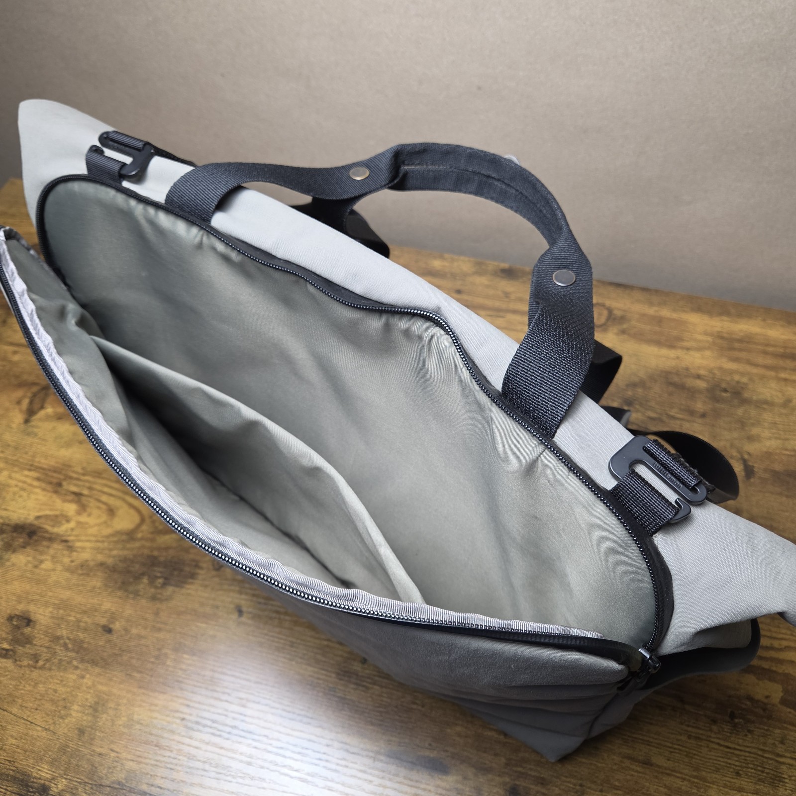 Lululemon Early Embark Duffel Gray Messenger Laptop Travel Bag