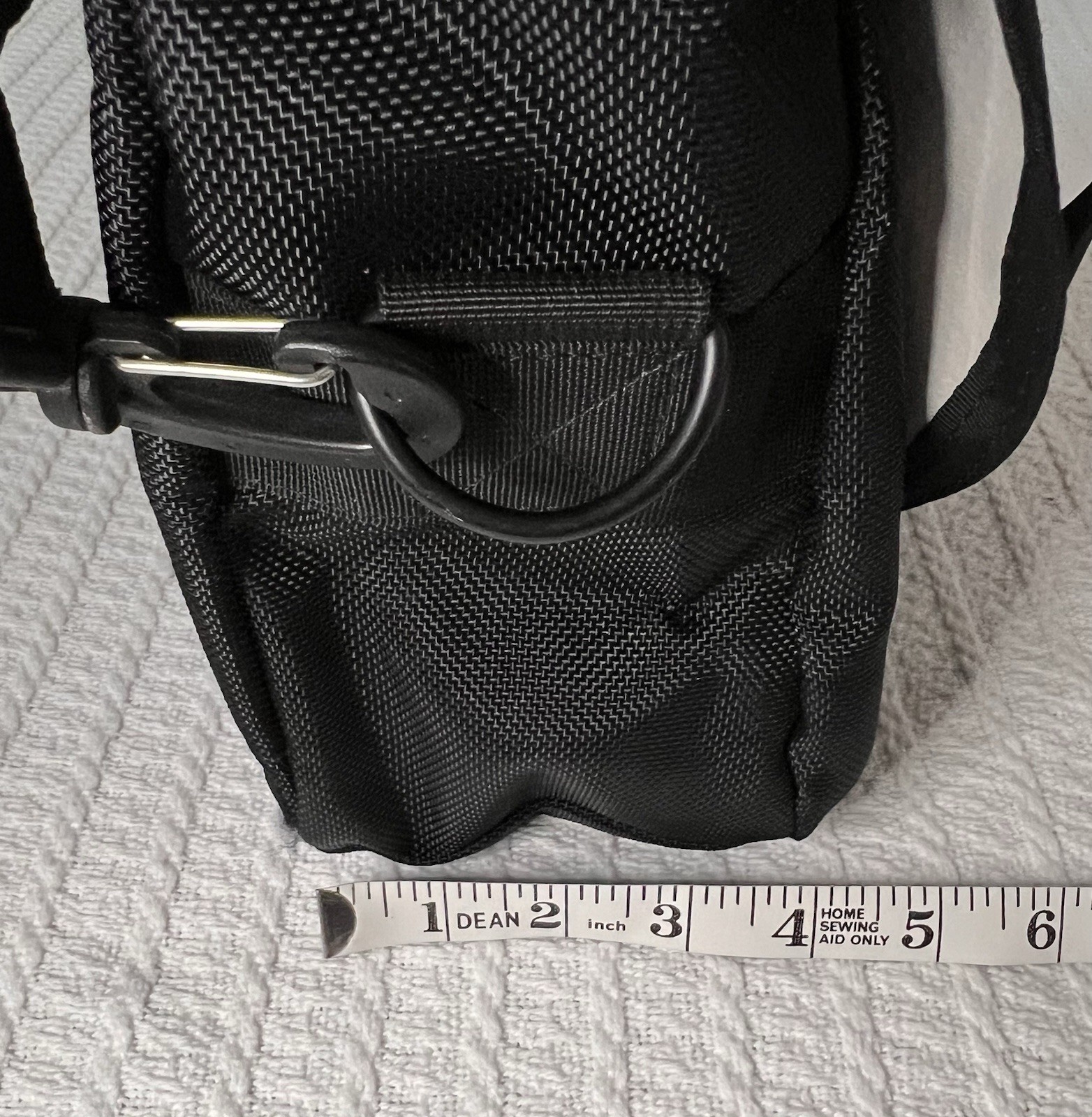 Timbuk2 Classic Messenger Bag Medium Black Gray Laptop School Work EDC Bag
