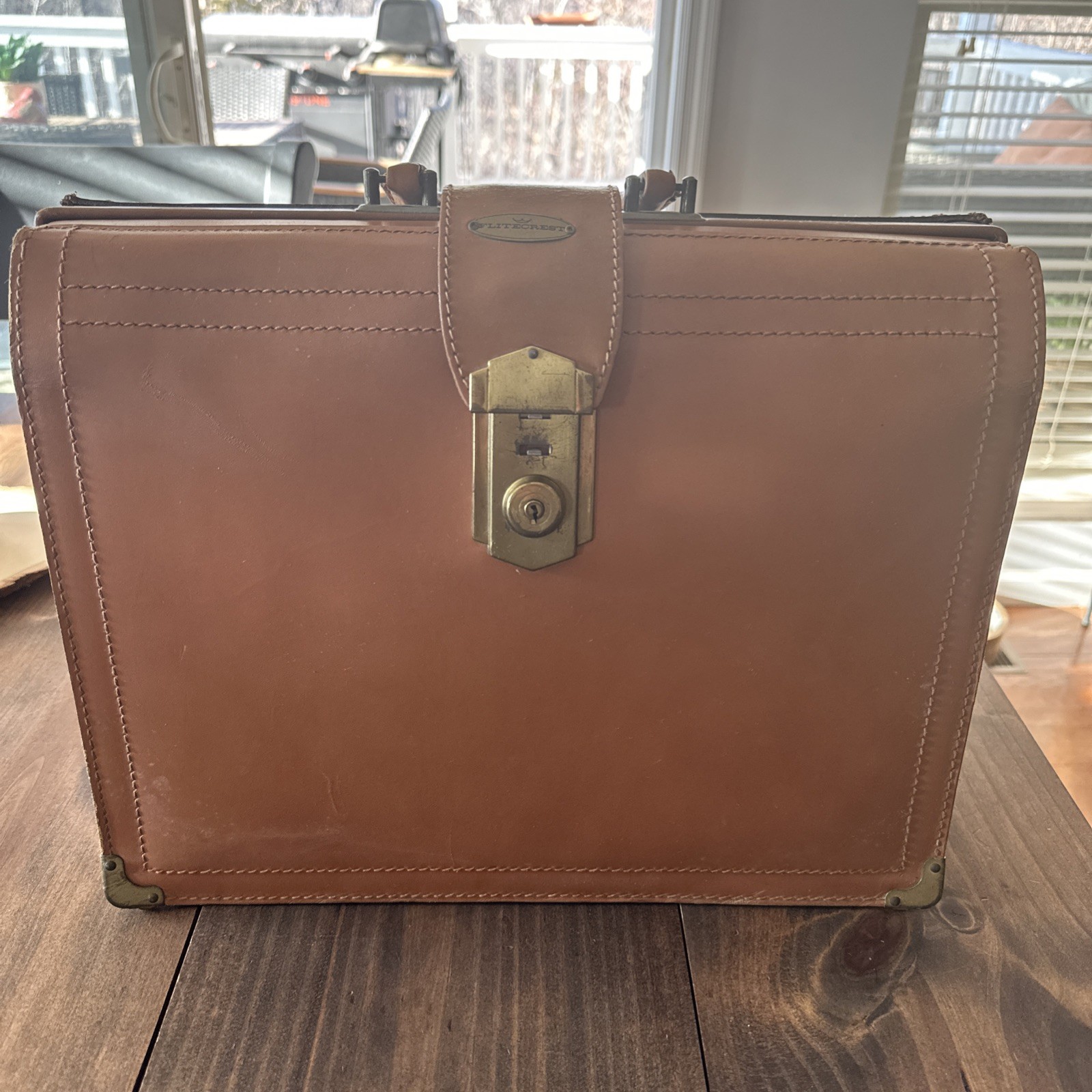 Vintage Genuine Cow Hide Leather Flitecrest Doctor Travel Bag Briefcase Brass
