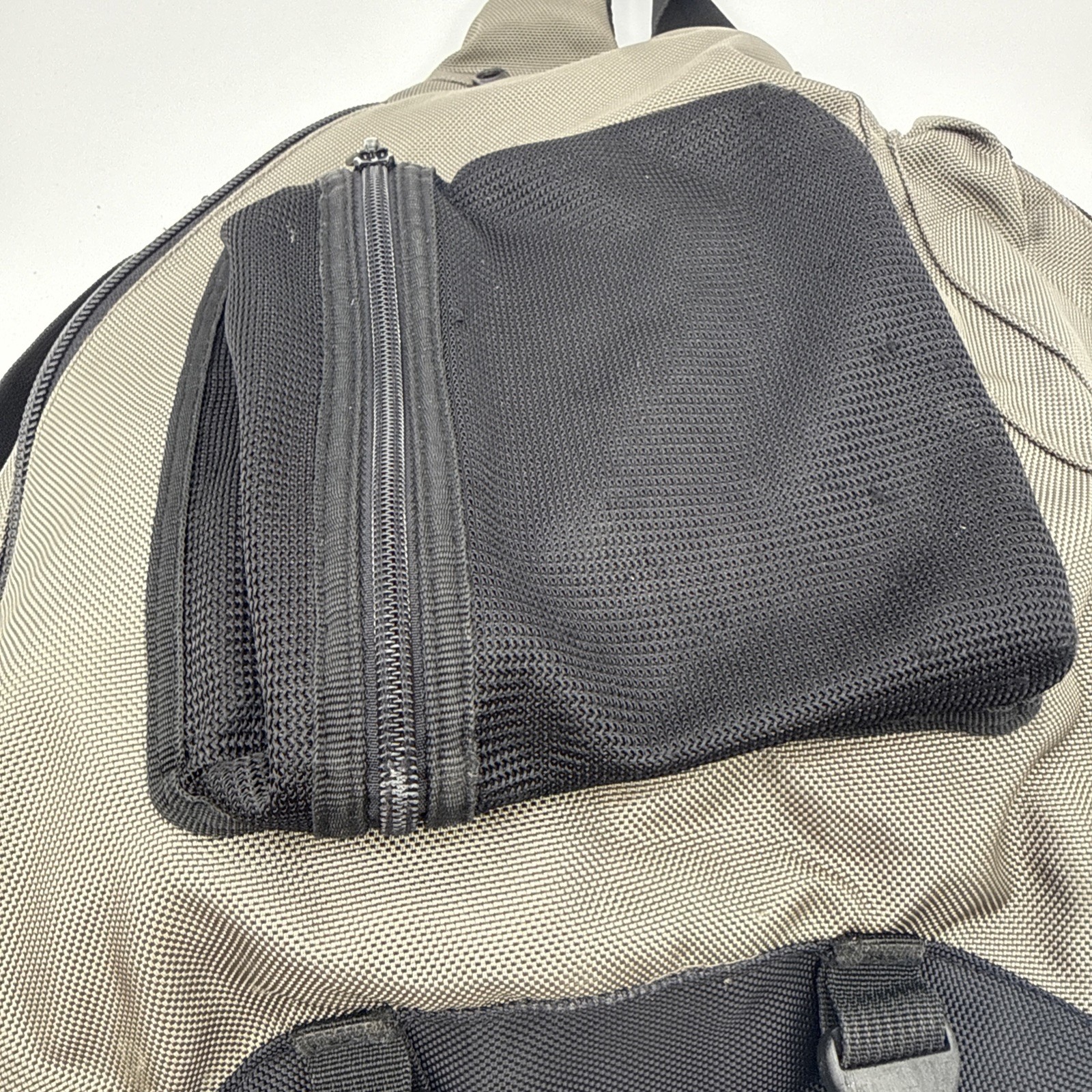 Vtg GAP 2001 Sling Bag Y2K Single Strap Crossbody Shoulder Backpack Gray Bag