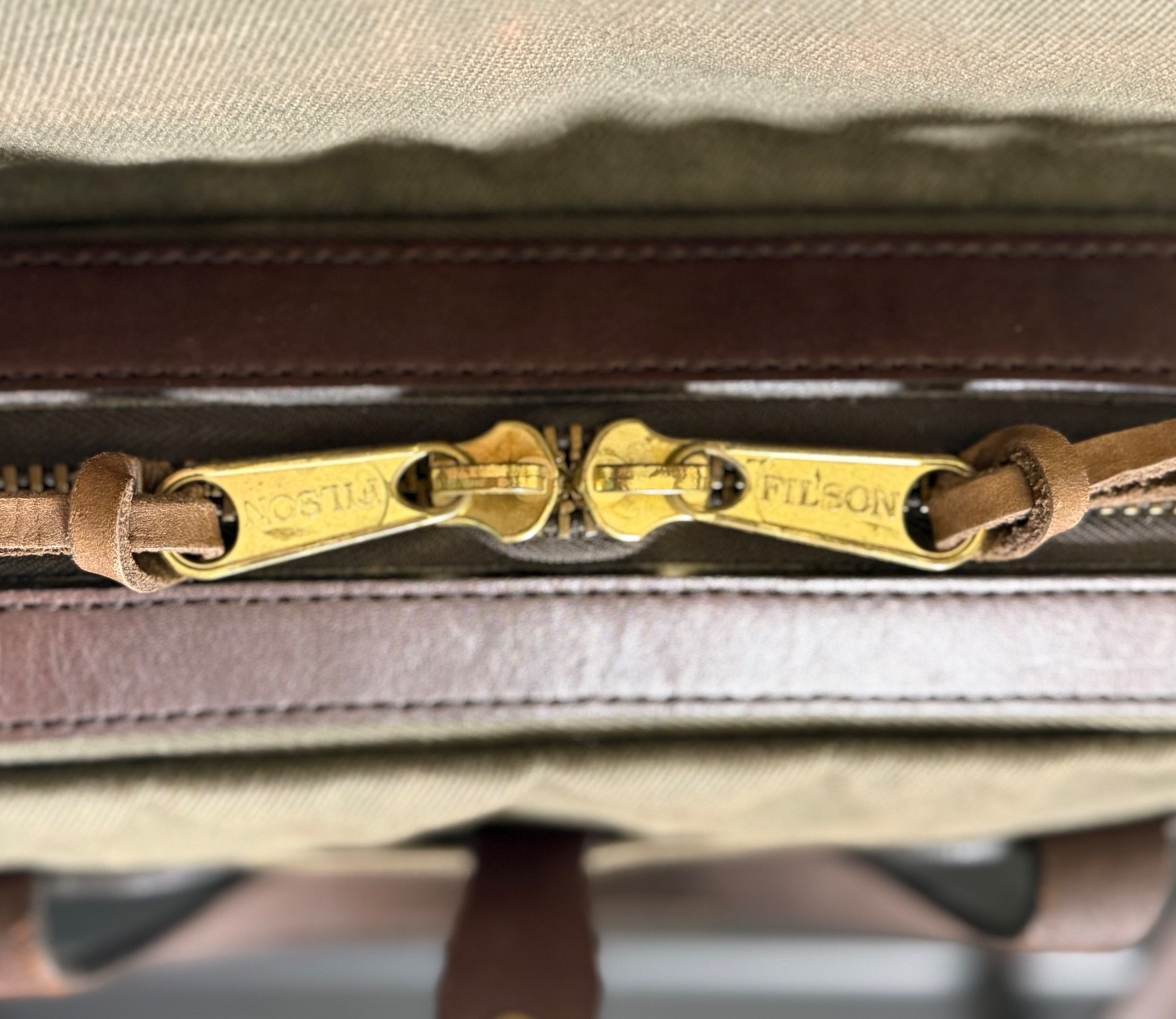 Filson 256 Original Briefcase EXCELLENT CONDITION Otter Green USA Leather