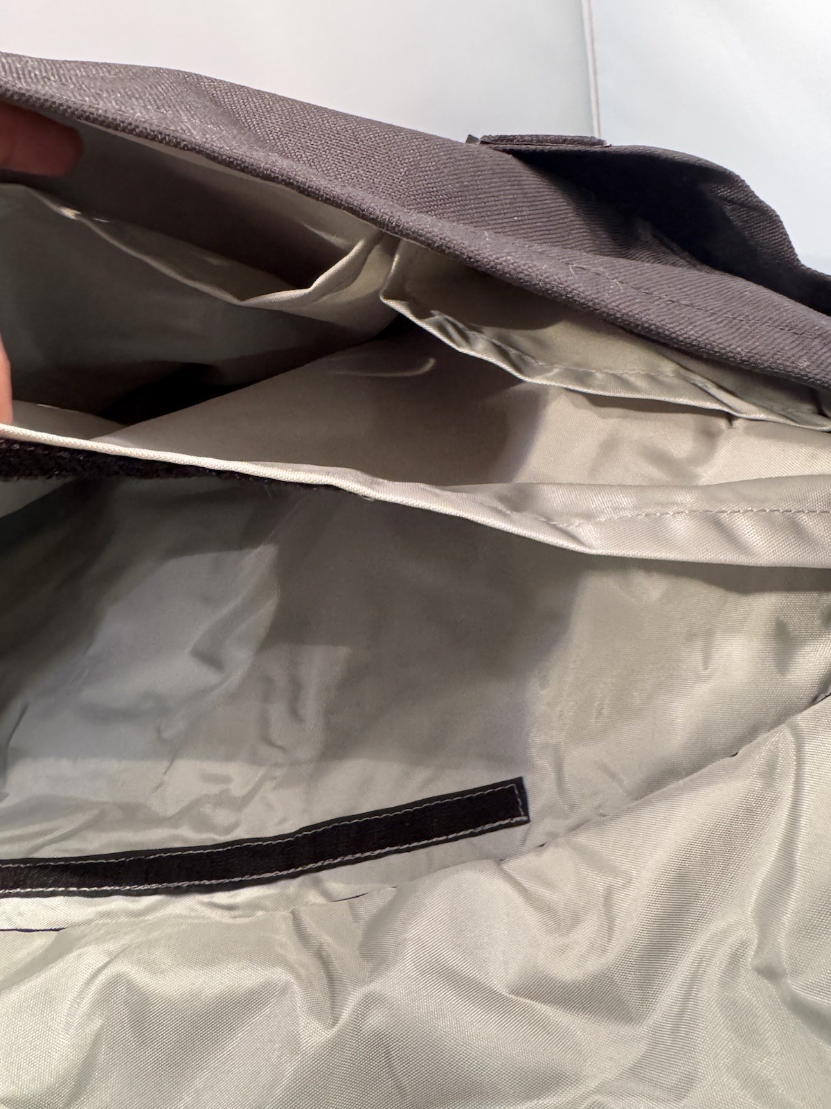 Courier Ware The Boss Messenger Bag. Black, Size Medium Excellent