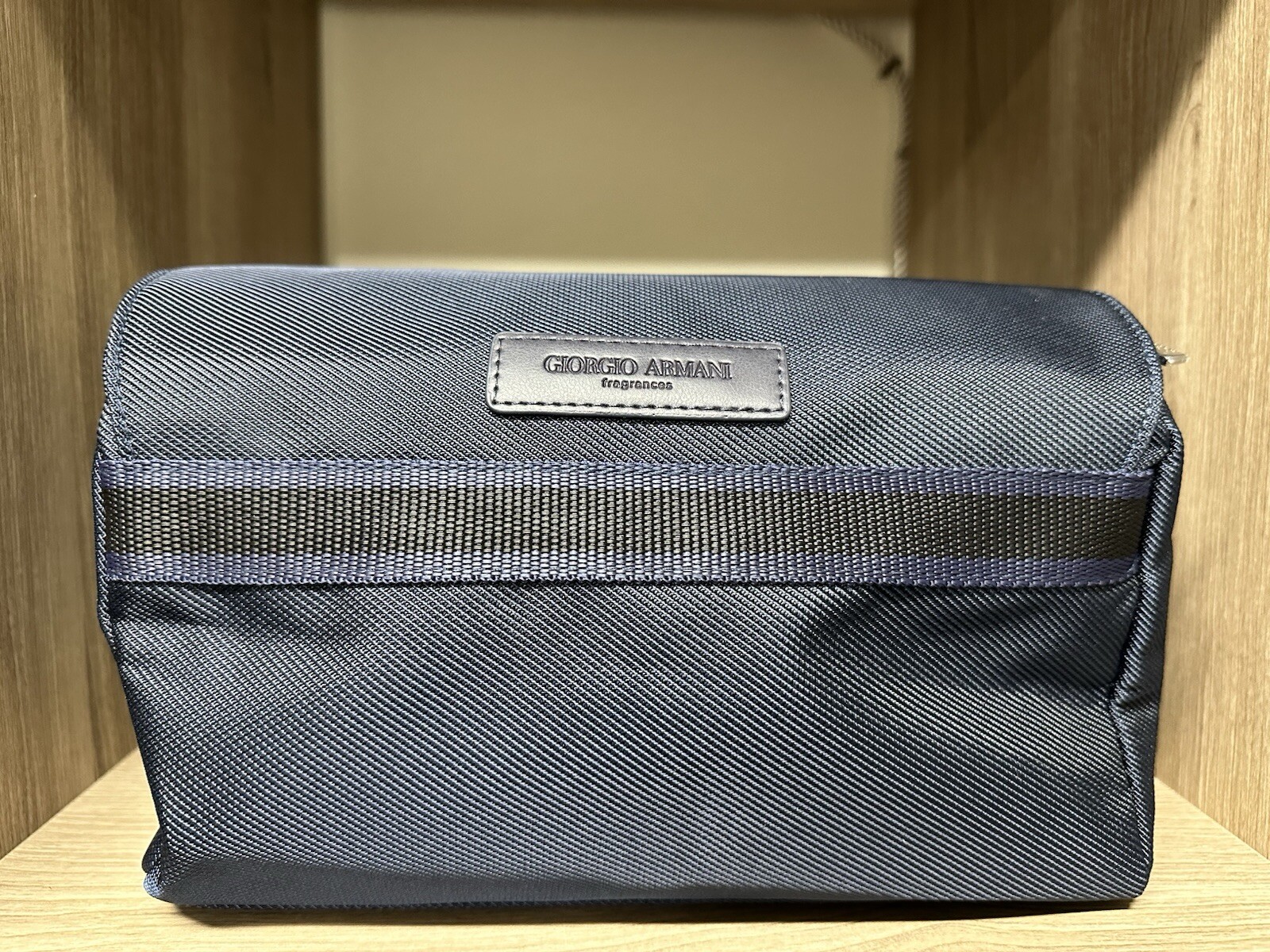 GIORGIO ARMANI FRAGRANCES Men’s Zip Hanging Toiletry Shave Travel Kit Bag, NAVY