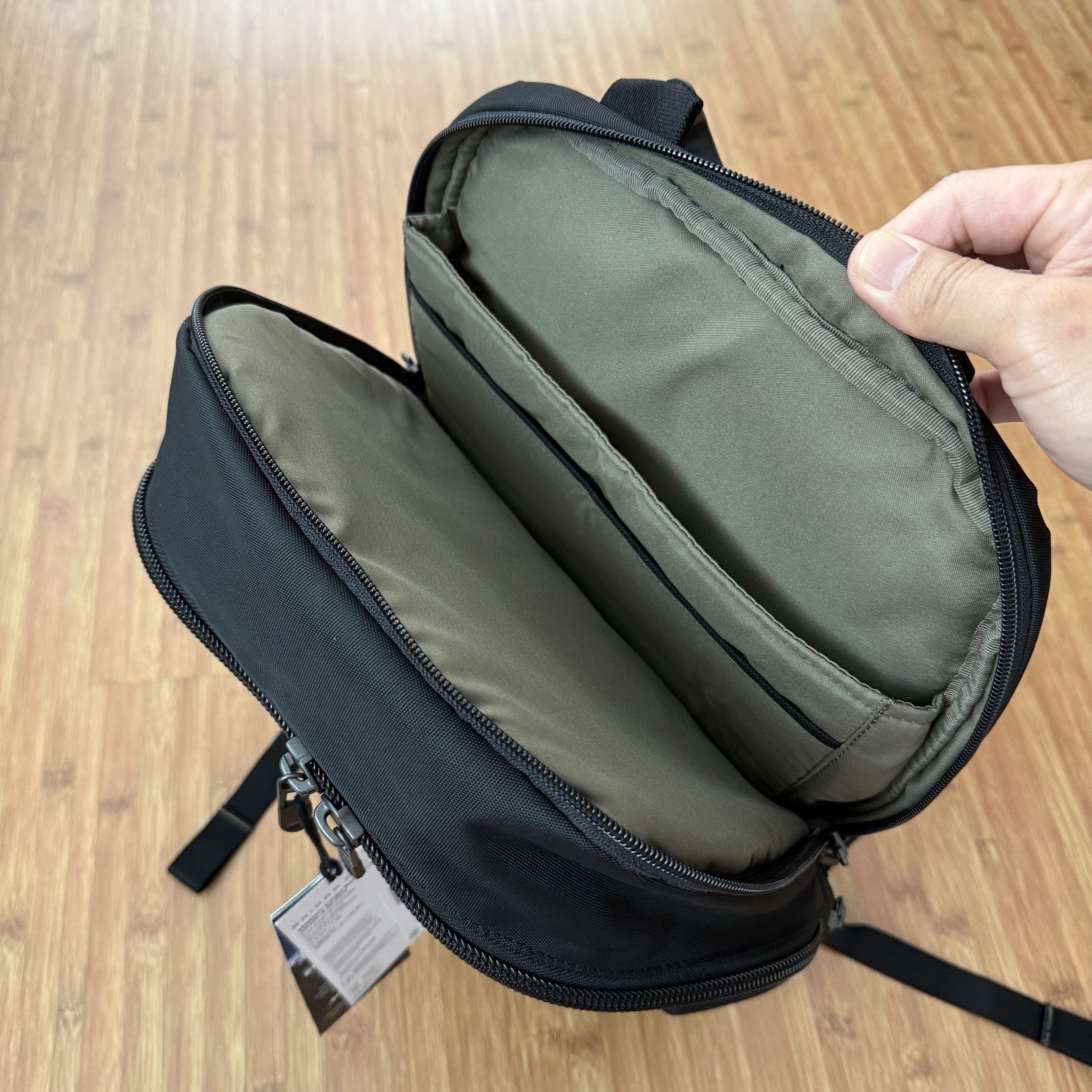 NWT Briggs & Riley HTA Medium Cargo Backpack Black RFID AK126-4 Monogram READ