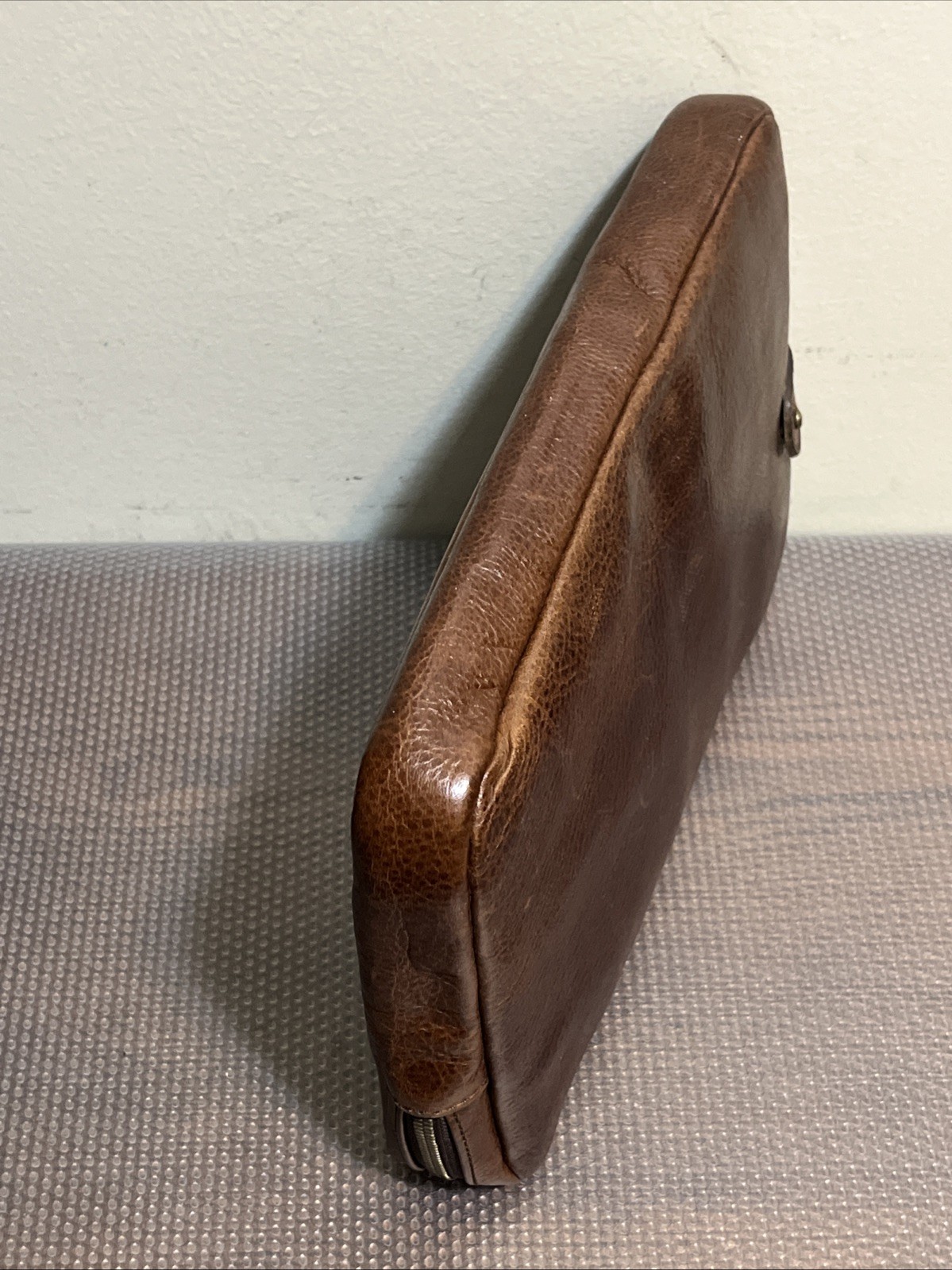 Moore & Giles Leather Tech Pocket Titan Milled Brown With Built In Powder Bank