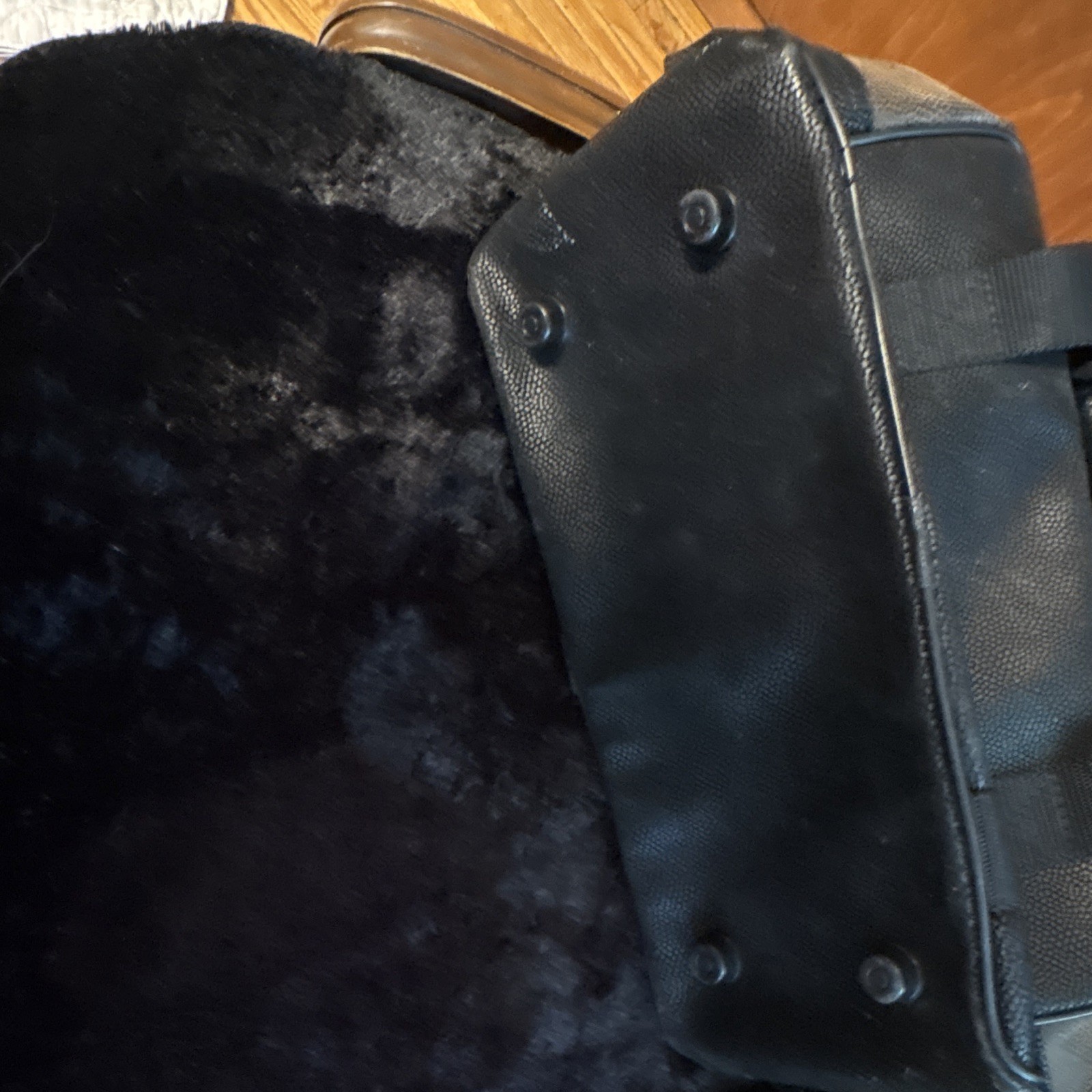 Wrangler Black Solid Duffle Bag Zip Closure Adjustable Shoulder Strap
