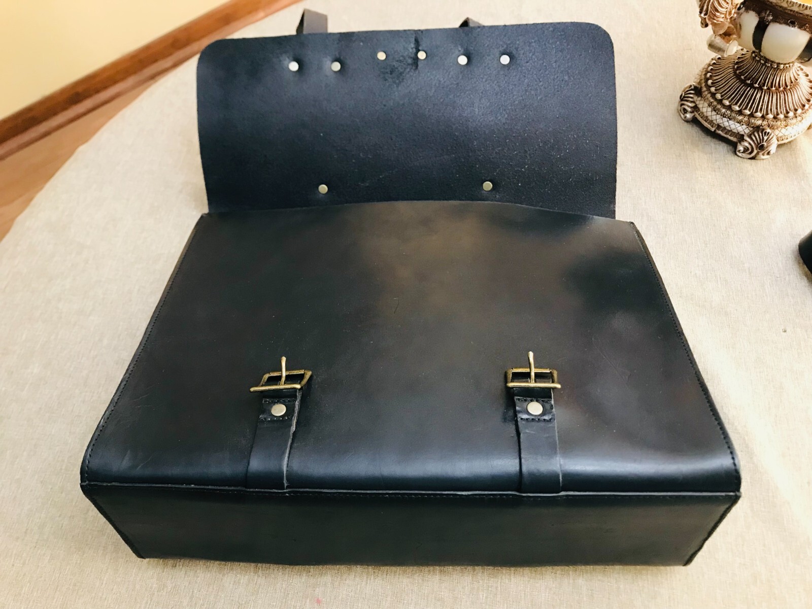 JACKSON WAYNE Black Heavy Saddle Leather Briefcase / Messenger Bag – US Made
