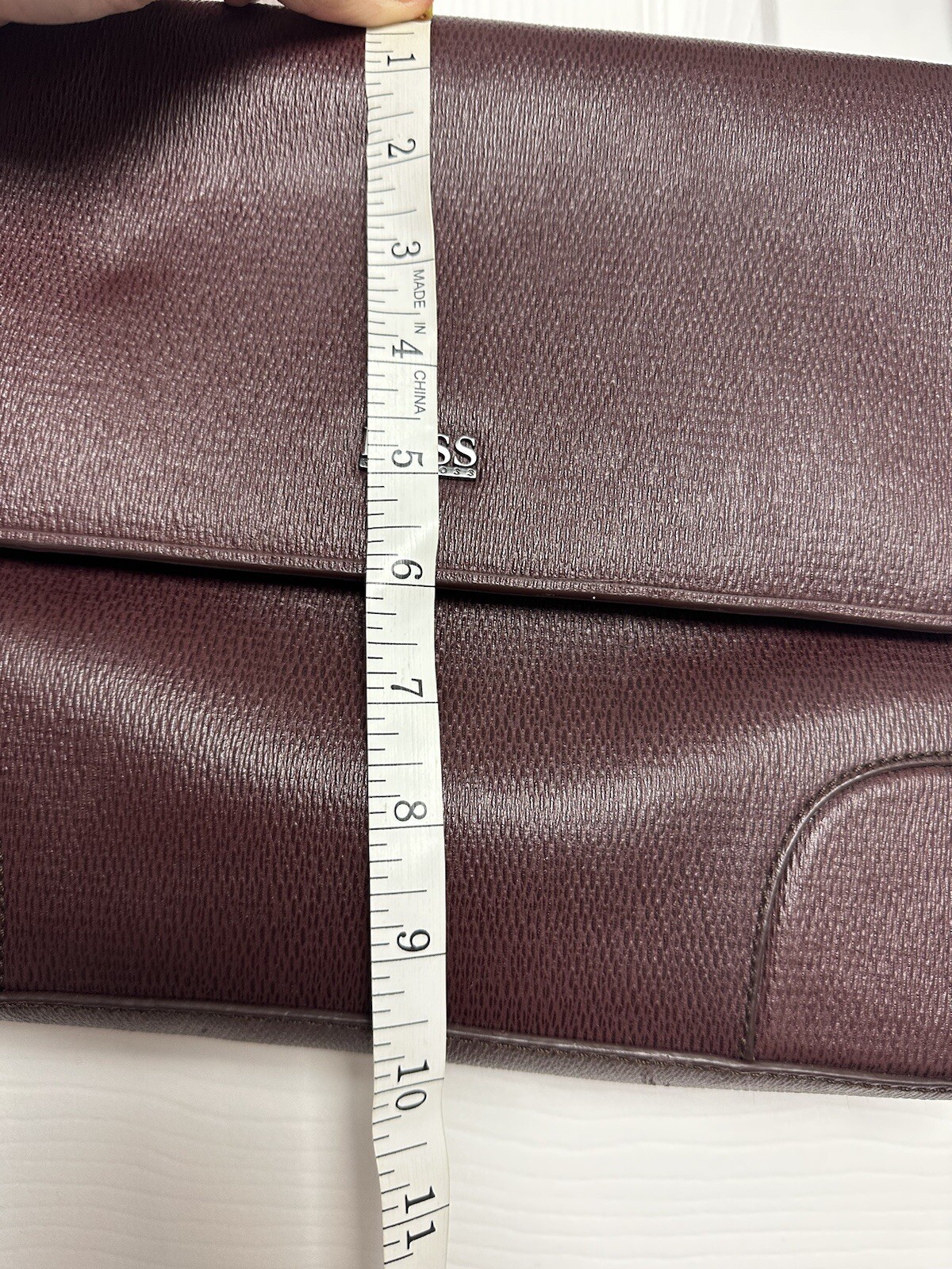 Hugo Boss Messenger Shoulder Bag Crossbody Purse Burgundy Leather Cow Skin 14 In