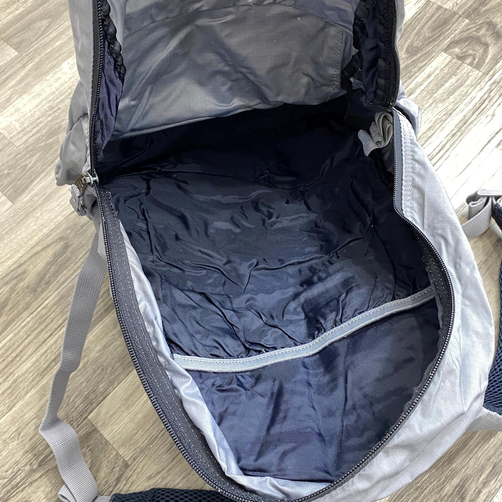 ABERCROMBIE & FITCH Adjustable Strap Lightweight Pockets Grey Unisex Backpack