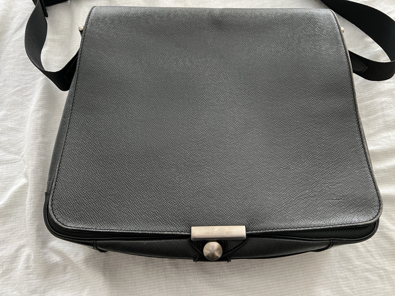 Authentic Louis Vuitton Taiga Leather Victor Shoulder Messenger Bag