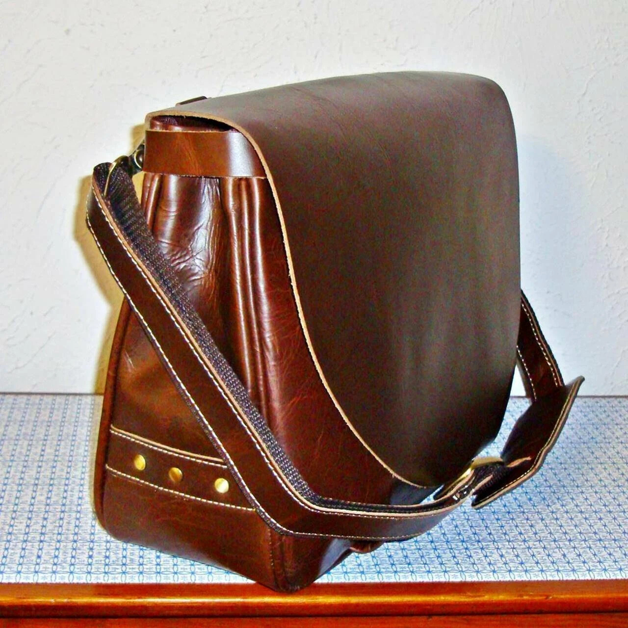 AMERILEATHER 2700-4 VINTAGE LEATHER FLAPOVER BUSINESS BRIEFCASE -DARK BROWN NWT