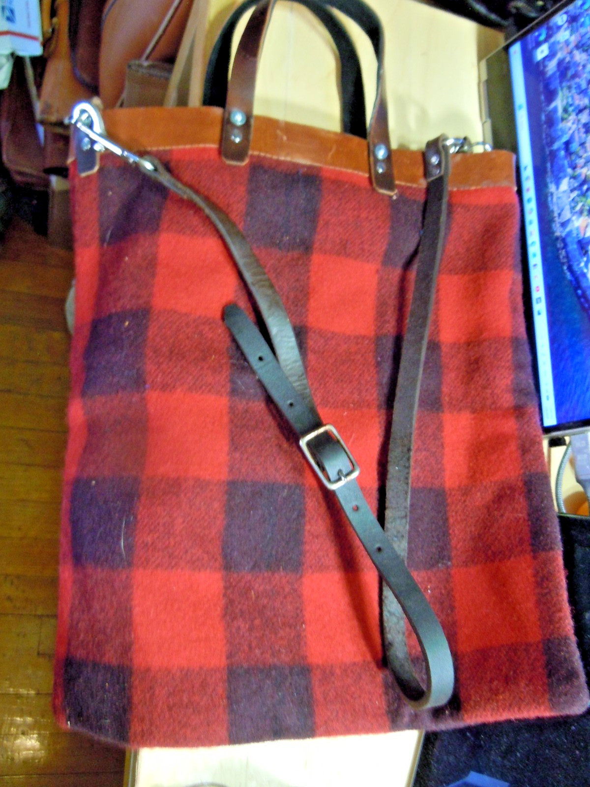 VTG Fossil WOOL PLAID/LEATHER TOTE large 16″x15″