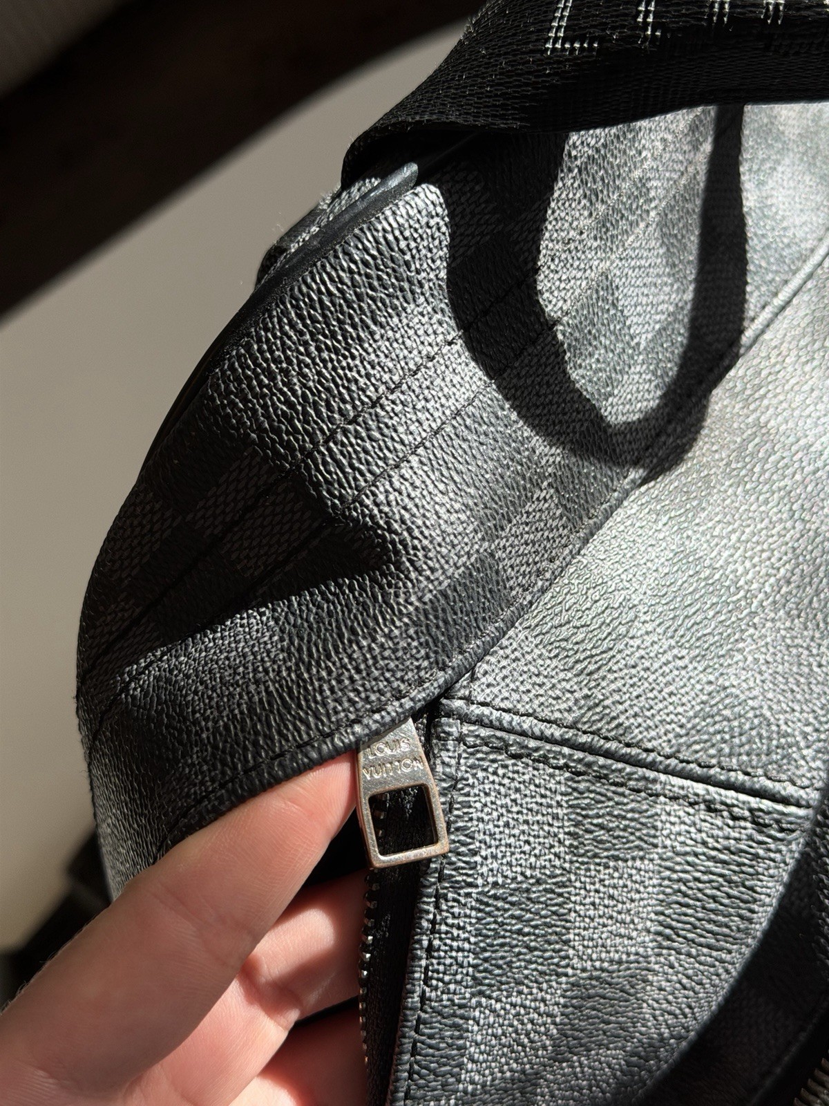 Louis Vuitton Men’s Damier Graphite Checkered Backpack Gray/Black Zip Pockets